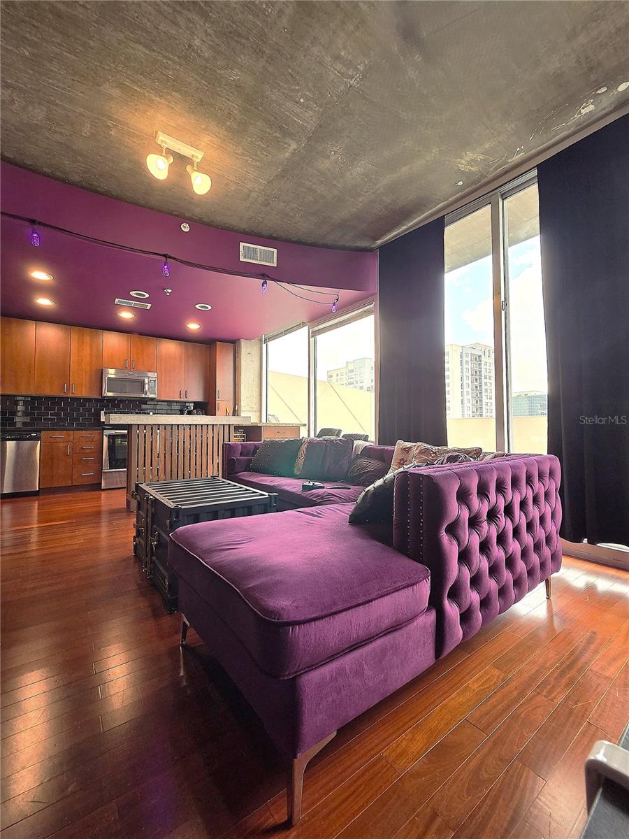 155 S COURT AVE #1009