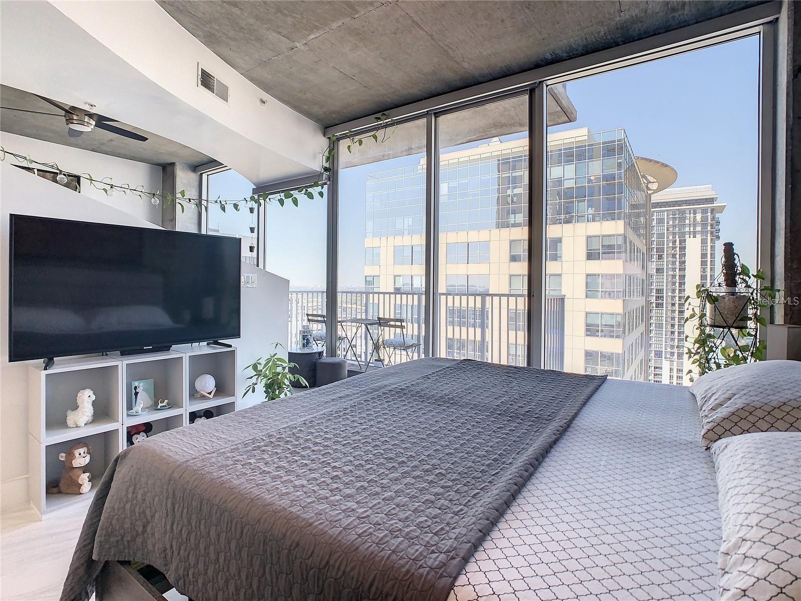 155 S COURT AVE #1810