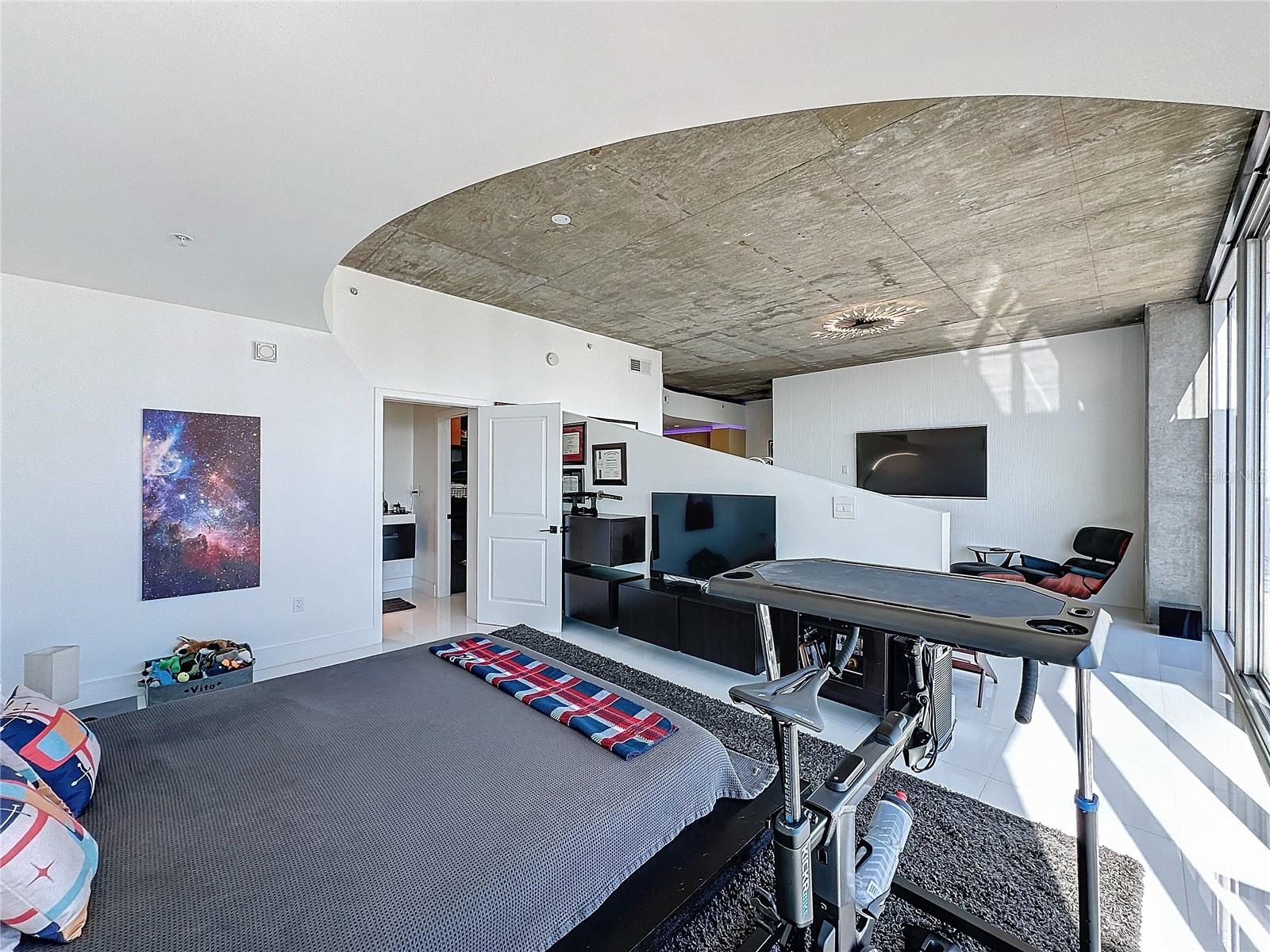 155 S COURT AVE #2111