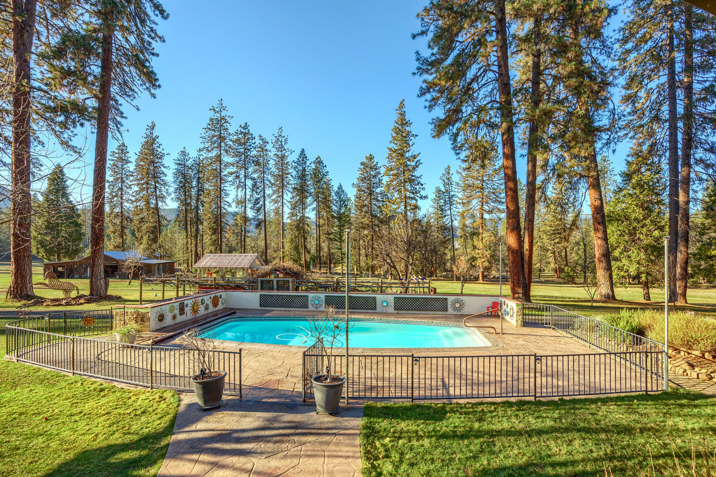 16547 Meadows Road
