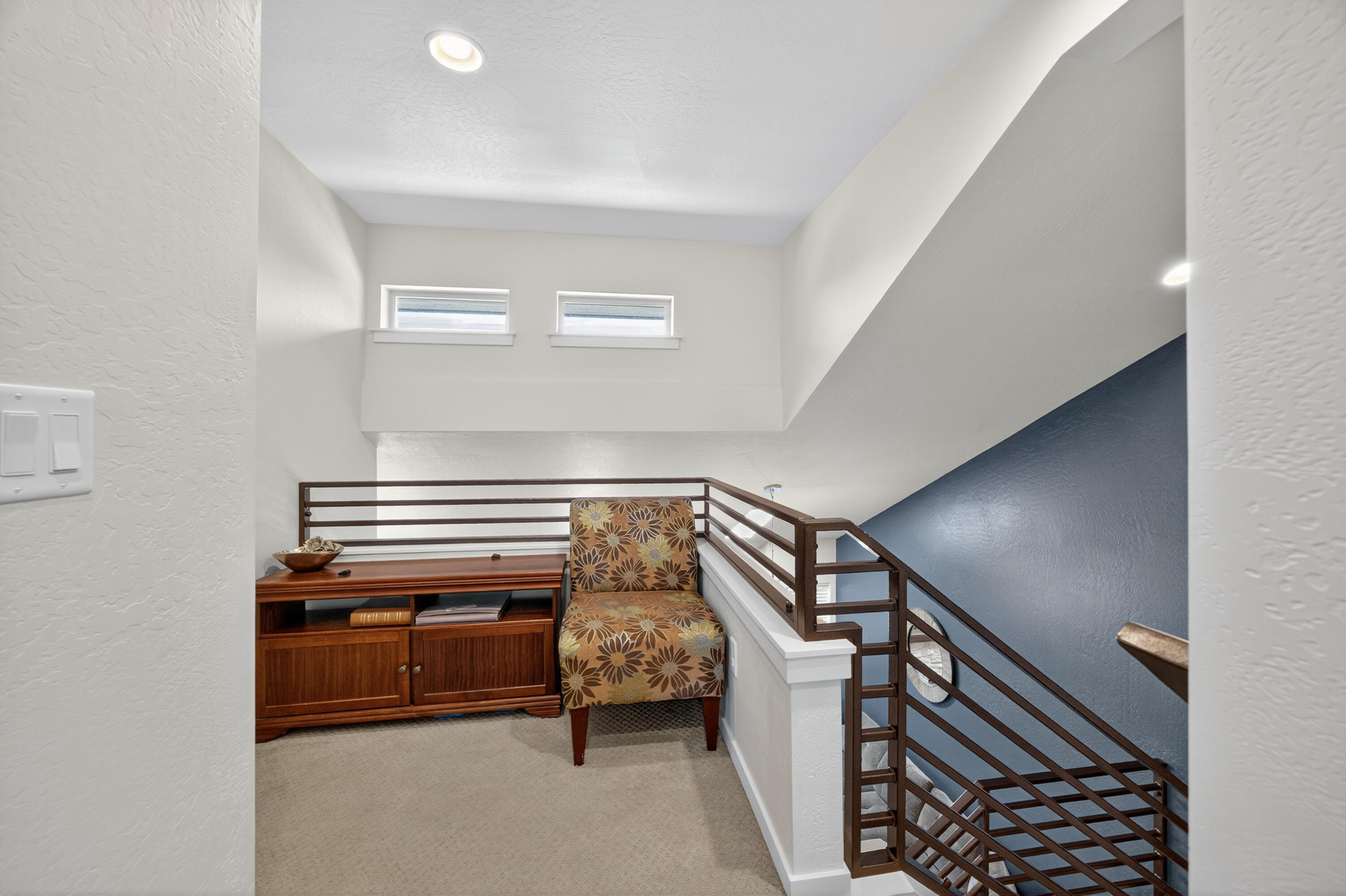 55 N Mountain Avenue