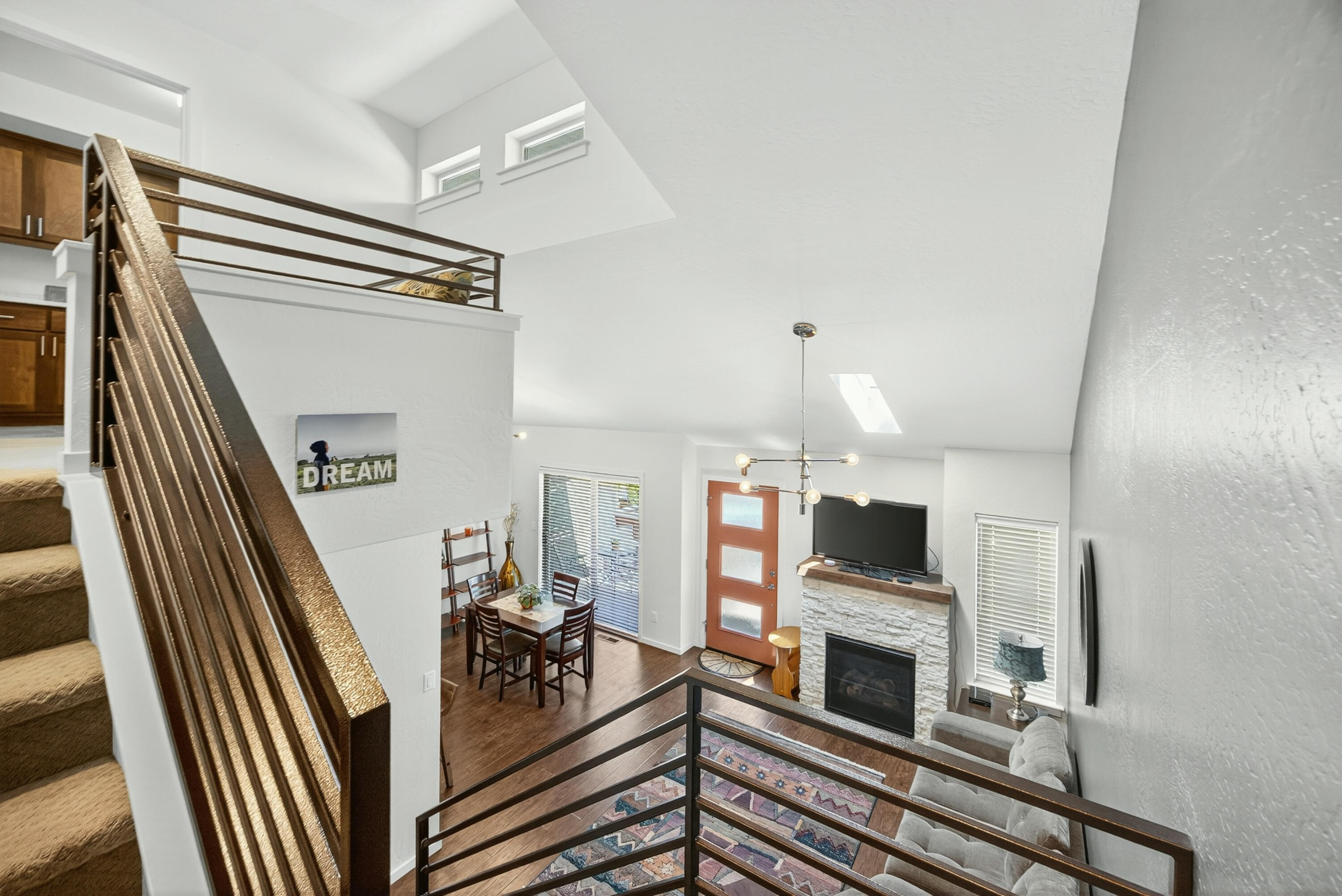 55 N Mountain Avenue