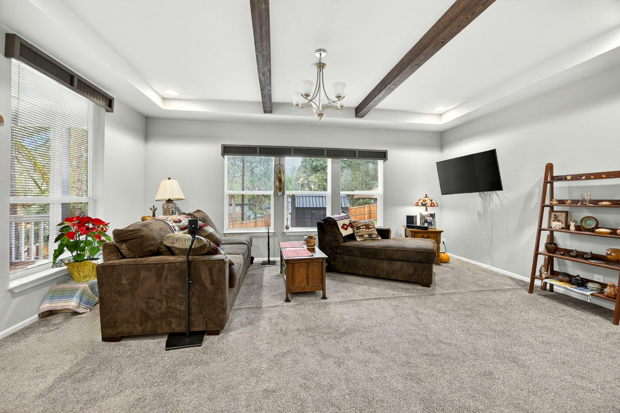 7743 Rogue River Highway