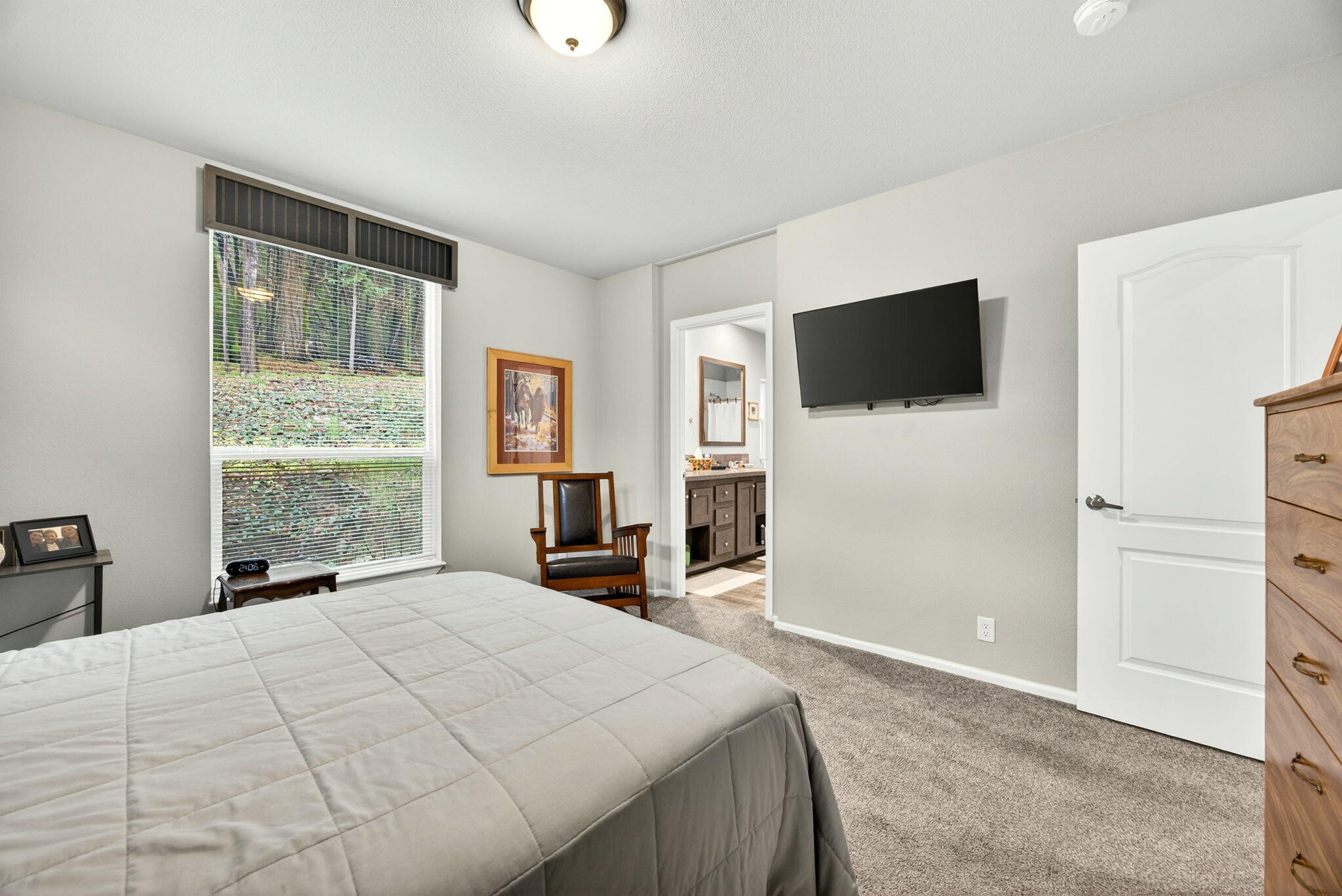 7743 Rogue River Highway