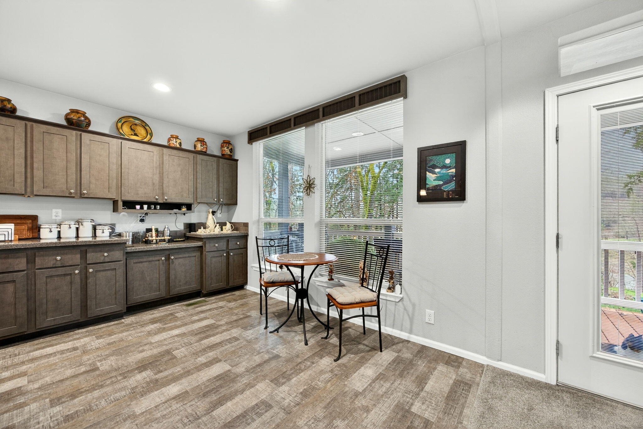 7743 Rogue River Highway