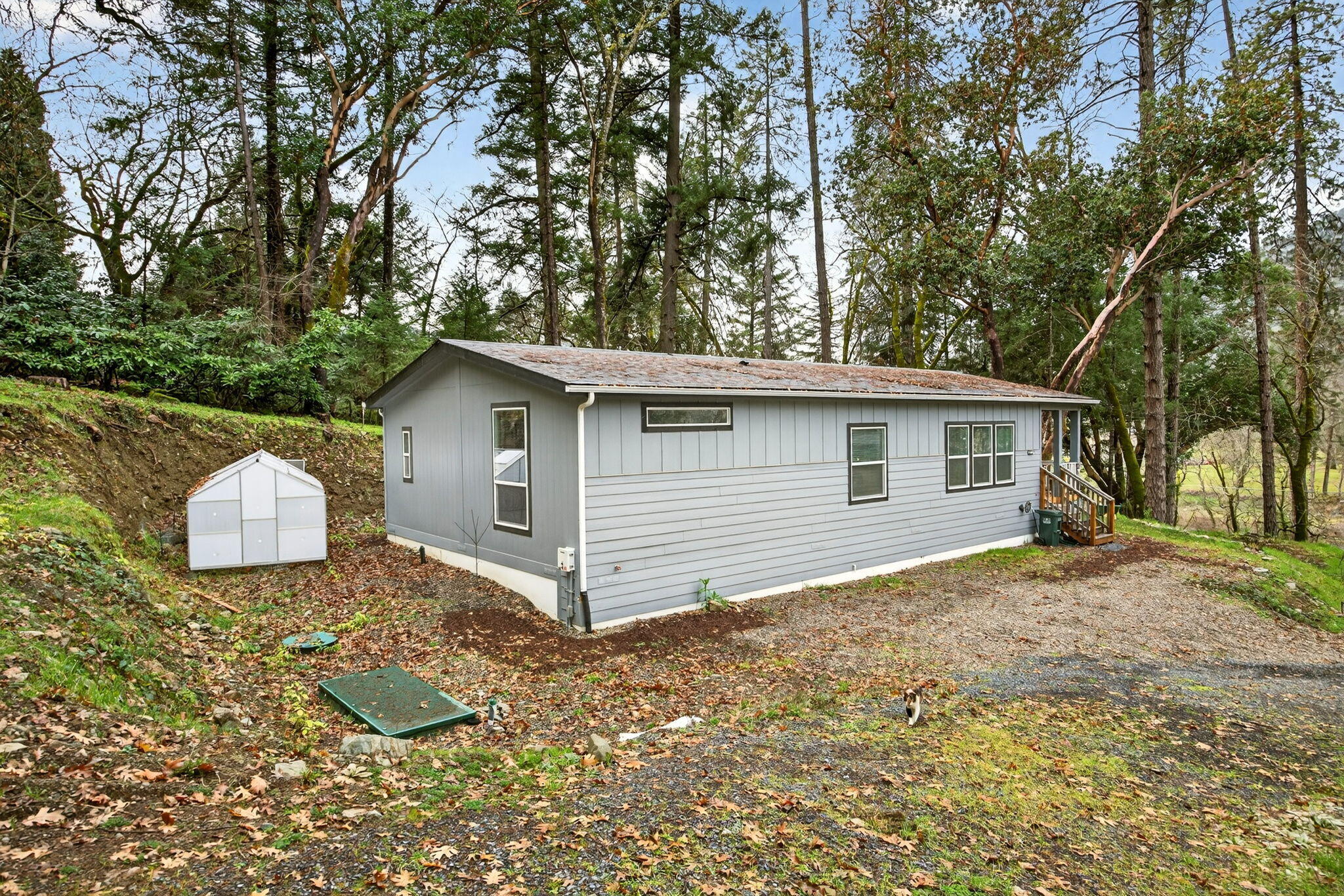 7743 Rogue River Highway