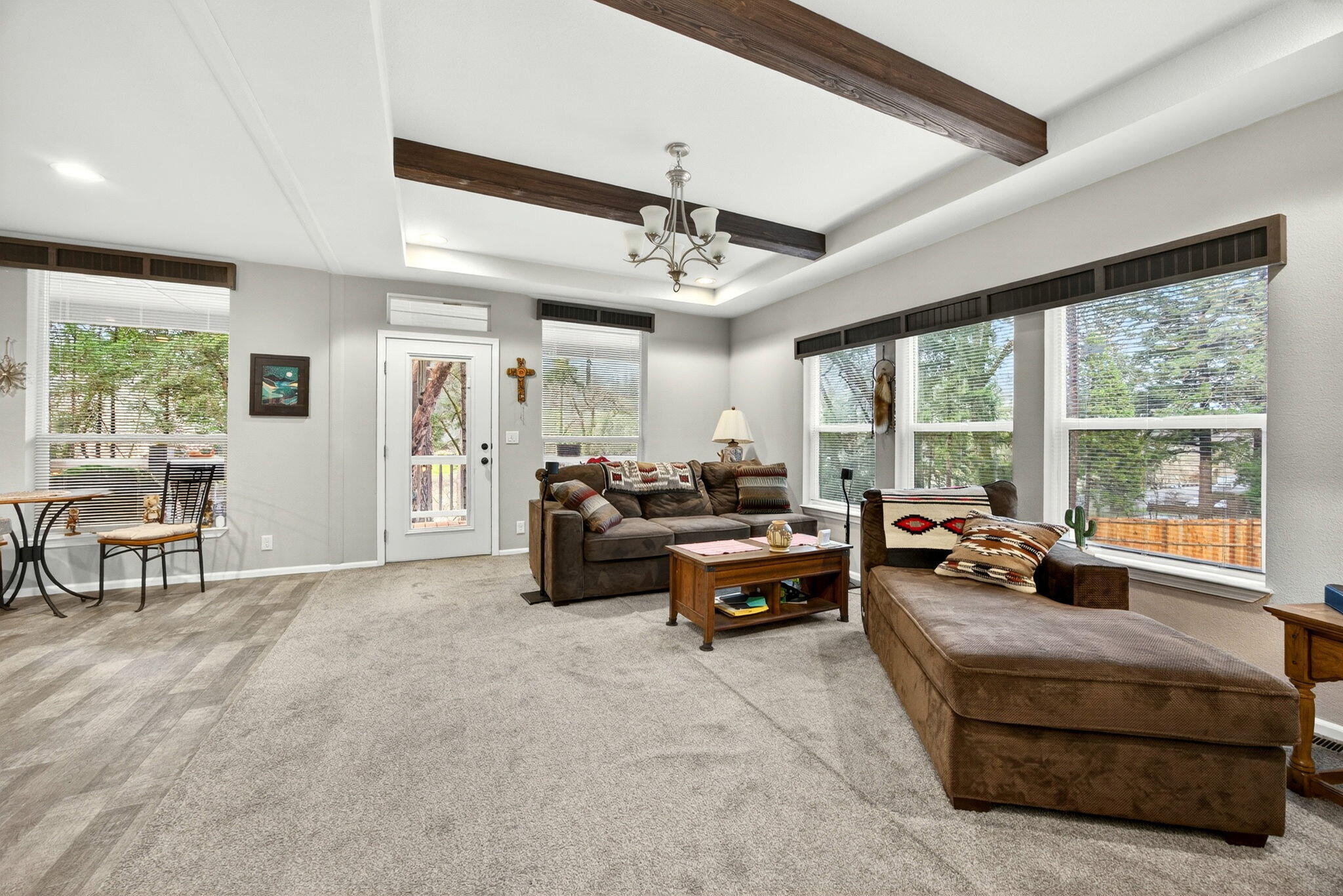 7743 Rogue River Highway