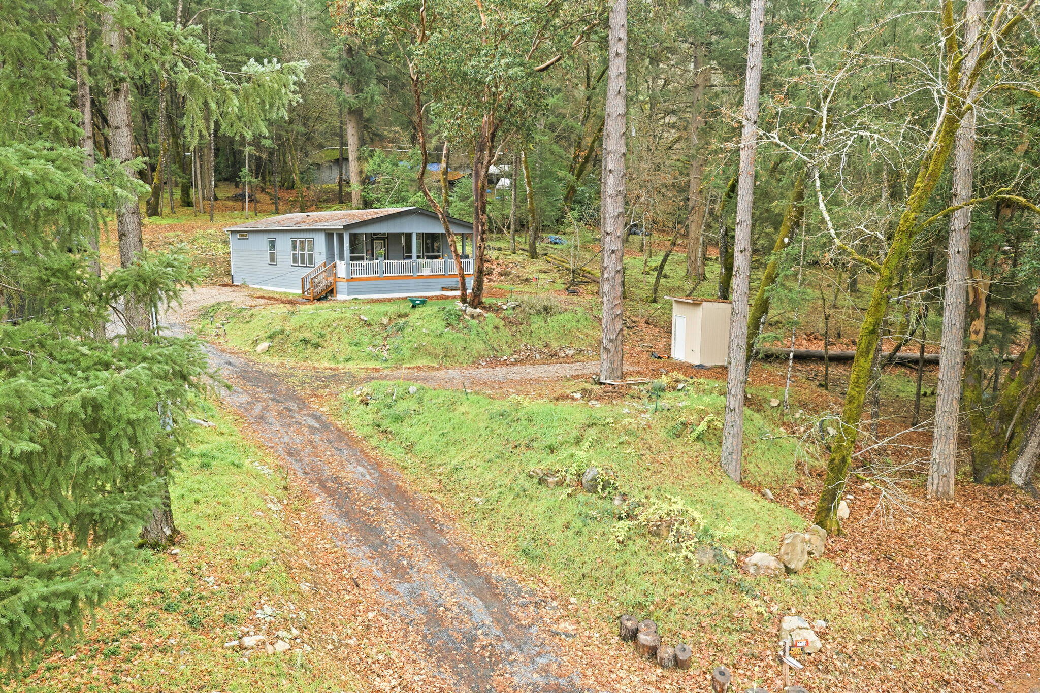 7743 Rogue River Highway