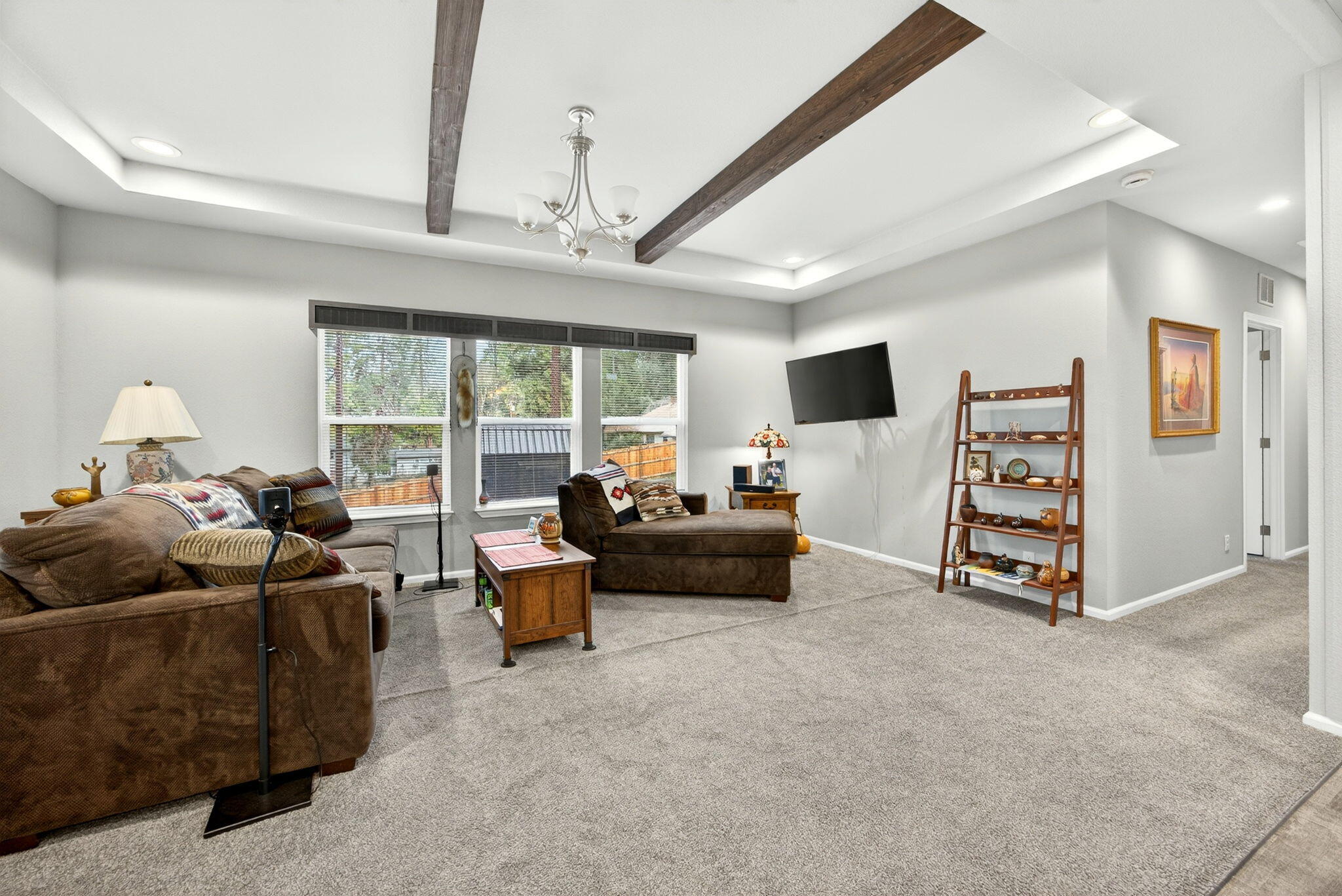 7743 Rogue River Highway