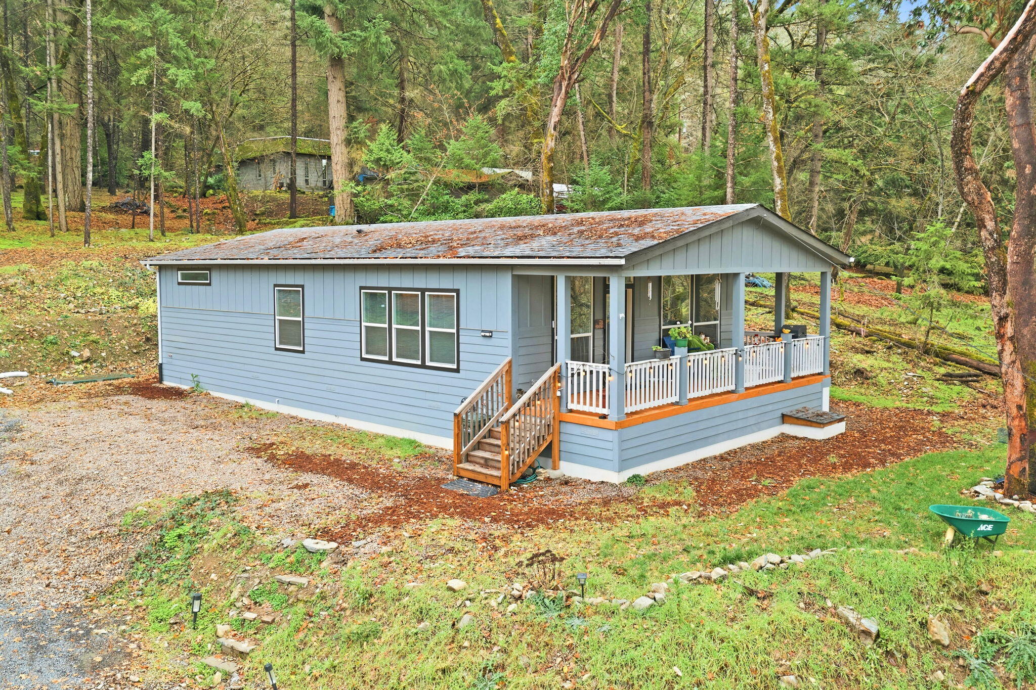 7743 Rogue River Highway