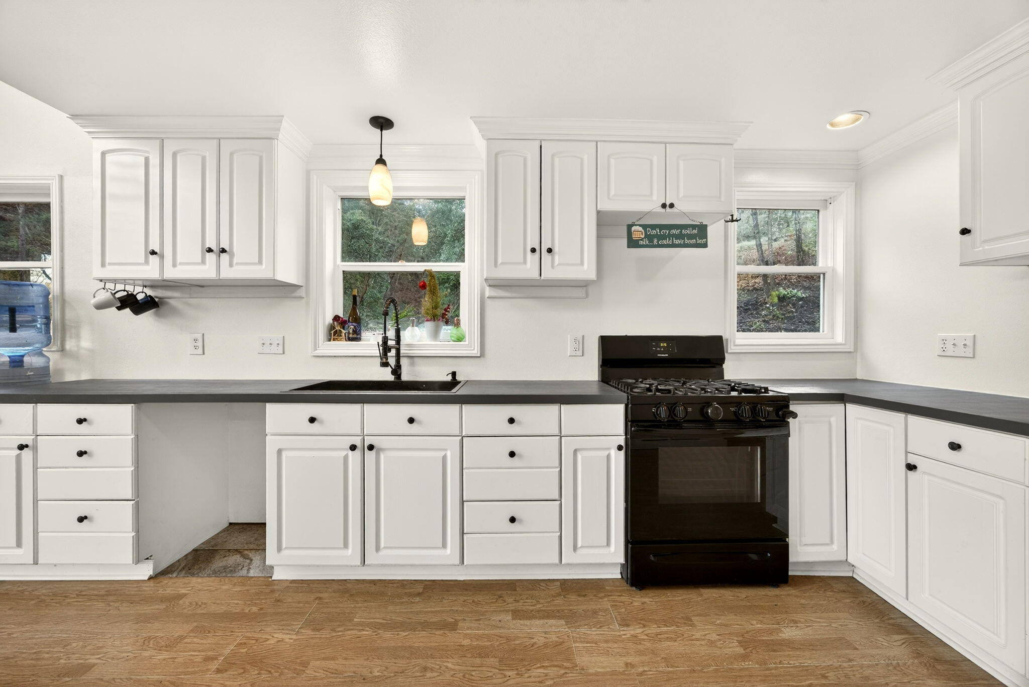 4098 Foots Creek R Fork Road