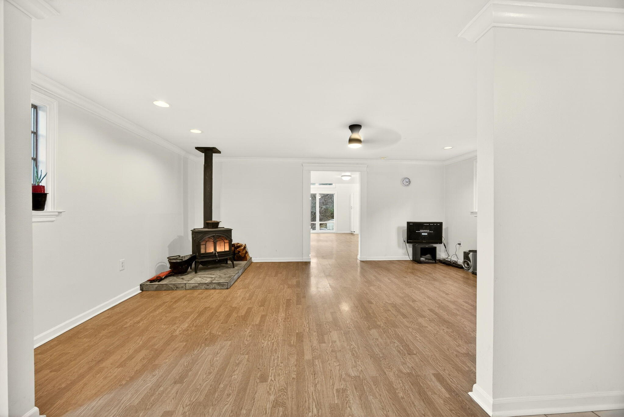 4098 Foots Creek R Fork Road