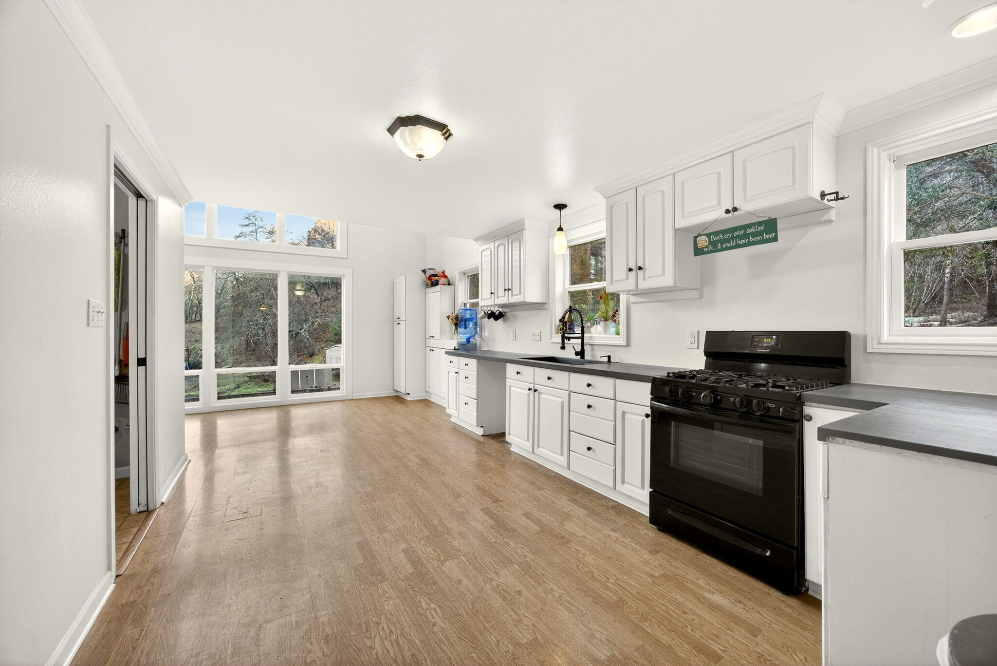 4098 Foots Creek R Fork Road