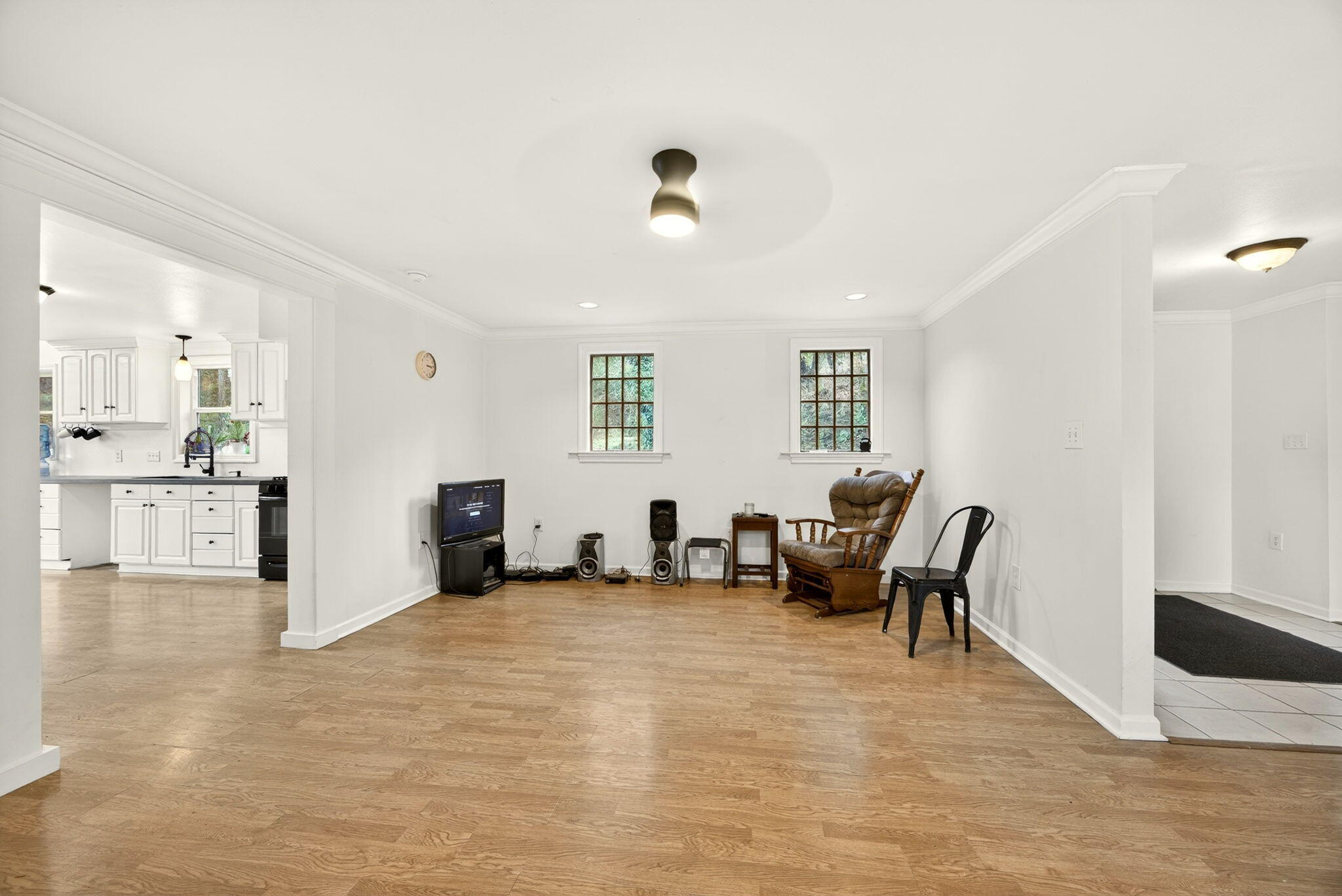 4098 Foots Creek R Fork Road