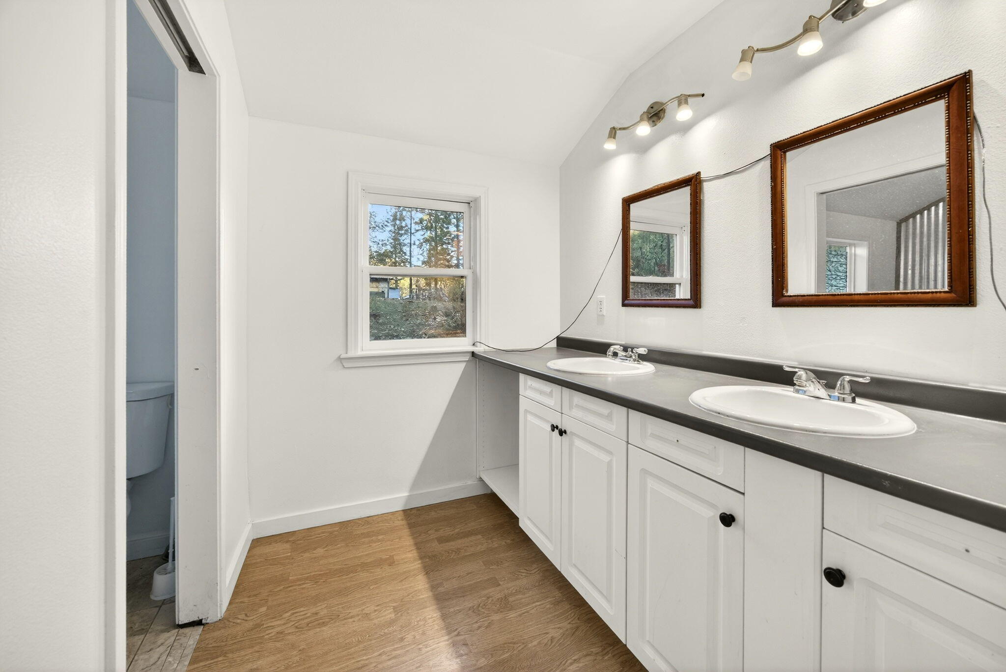 4098 Foots Creek R Fork Road