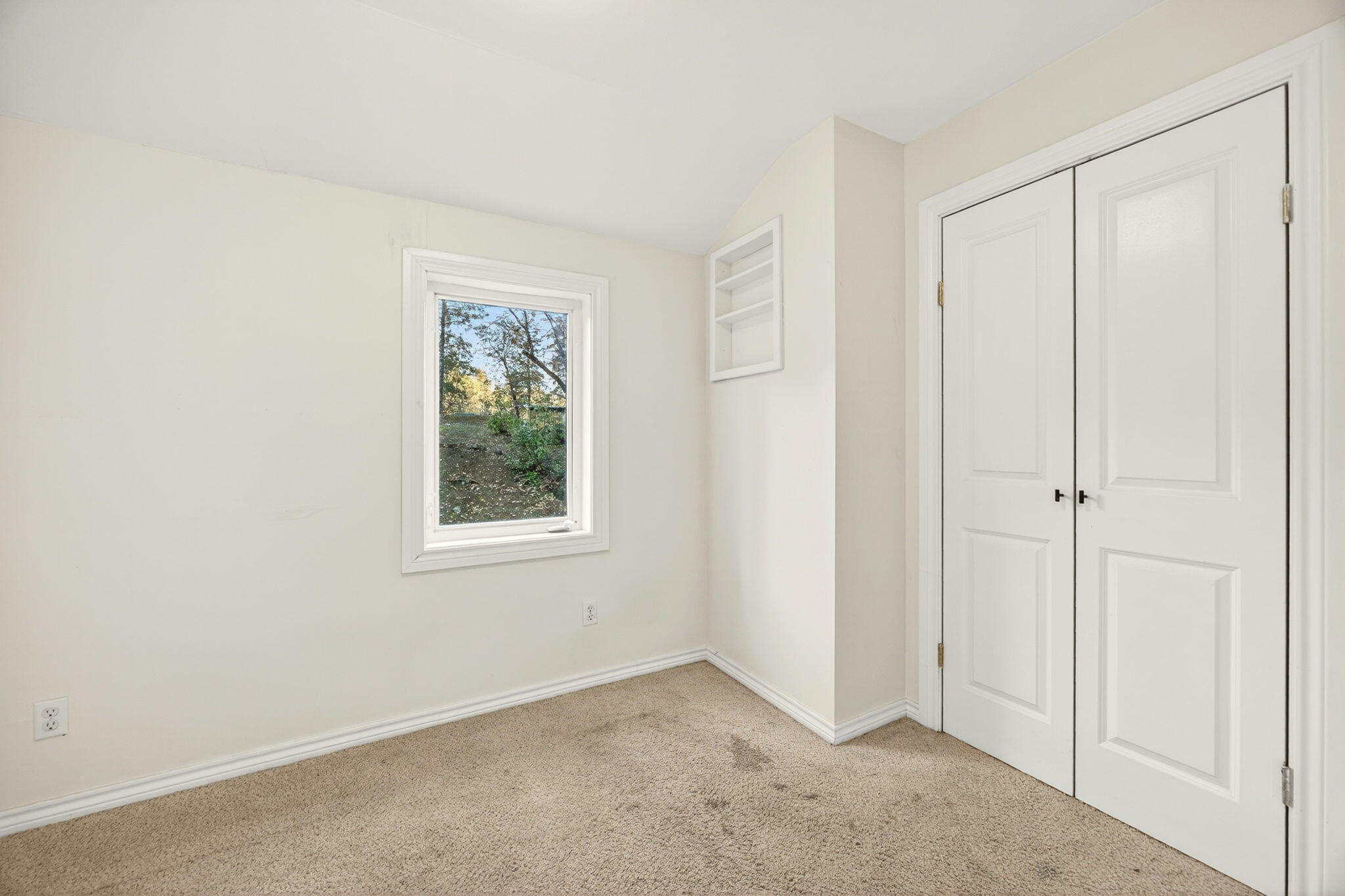 4098 Foots Creek R Fork Road