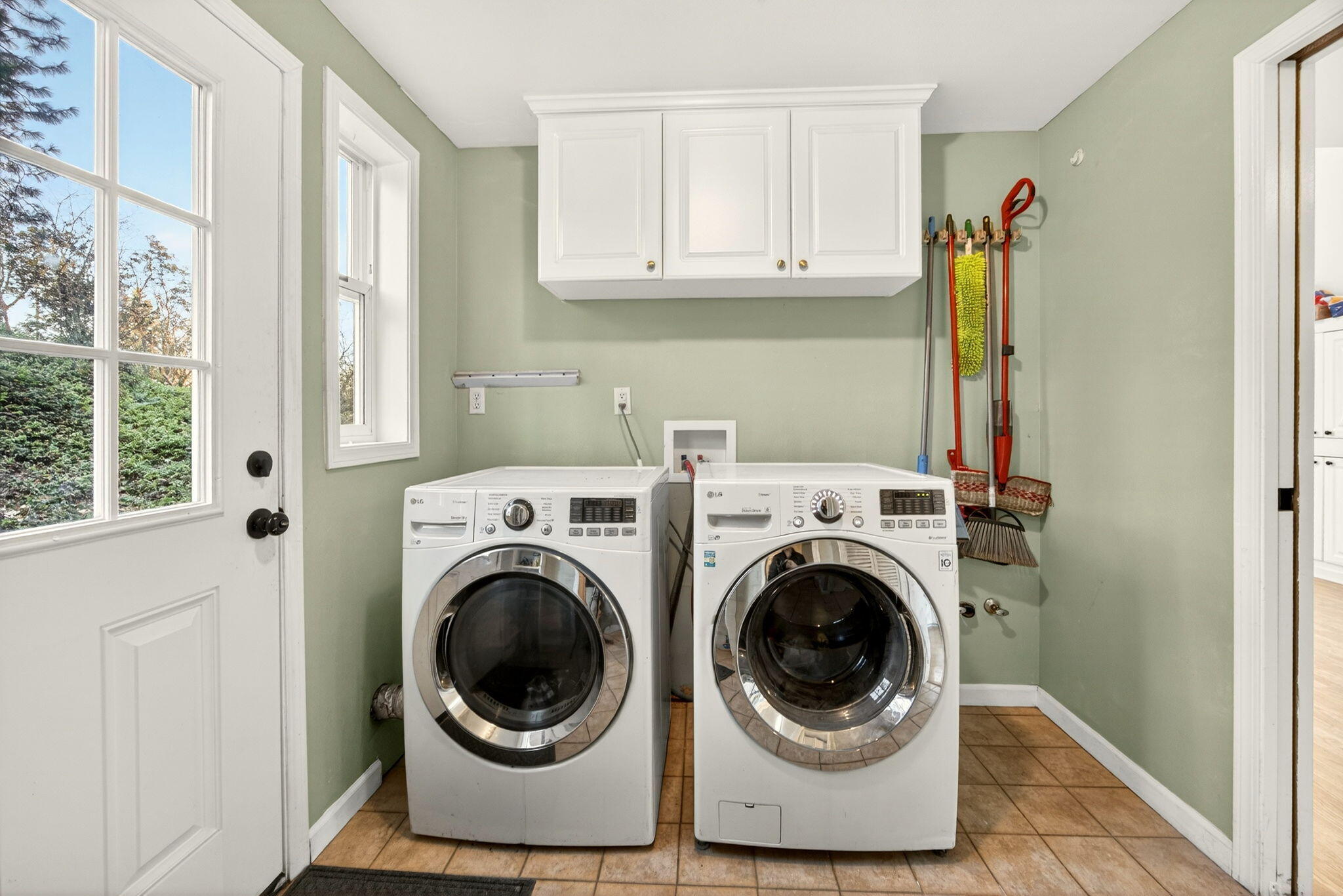 4098 Foots Creek R Fork Road