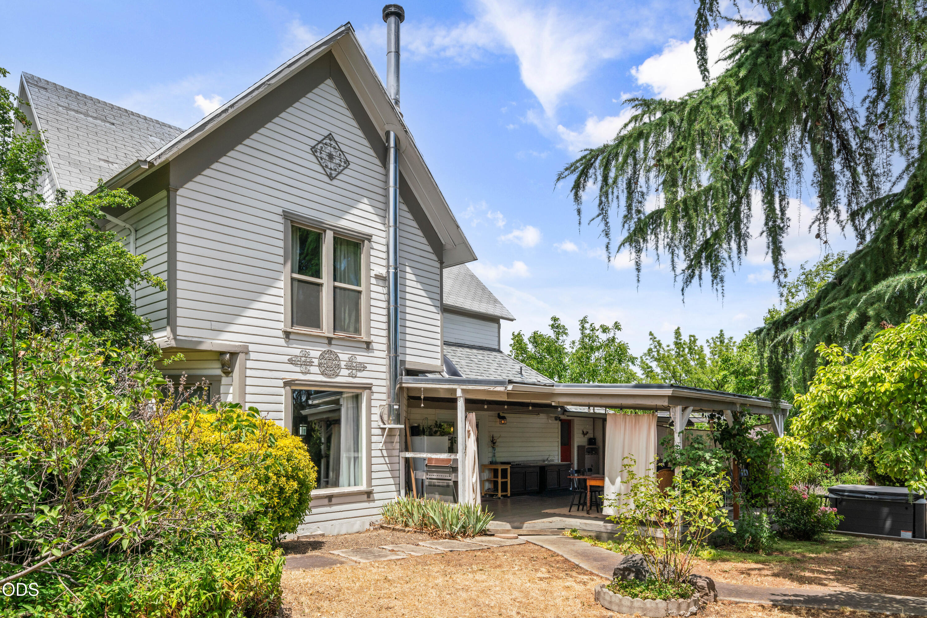 322 N 3rd Street