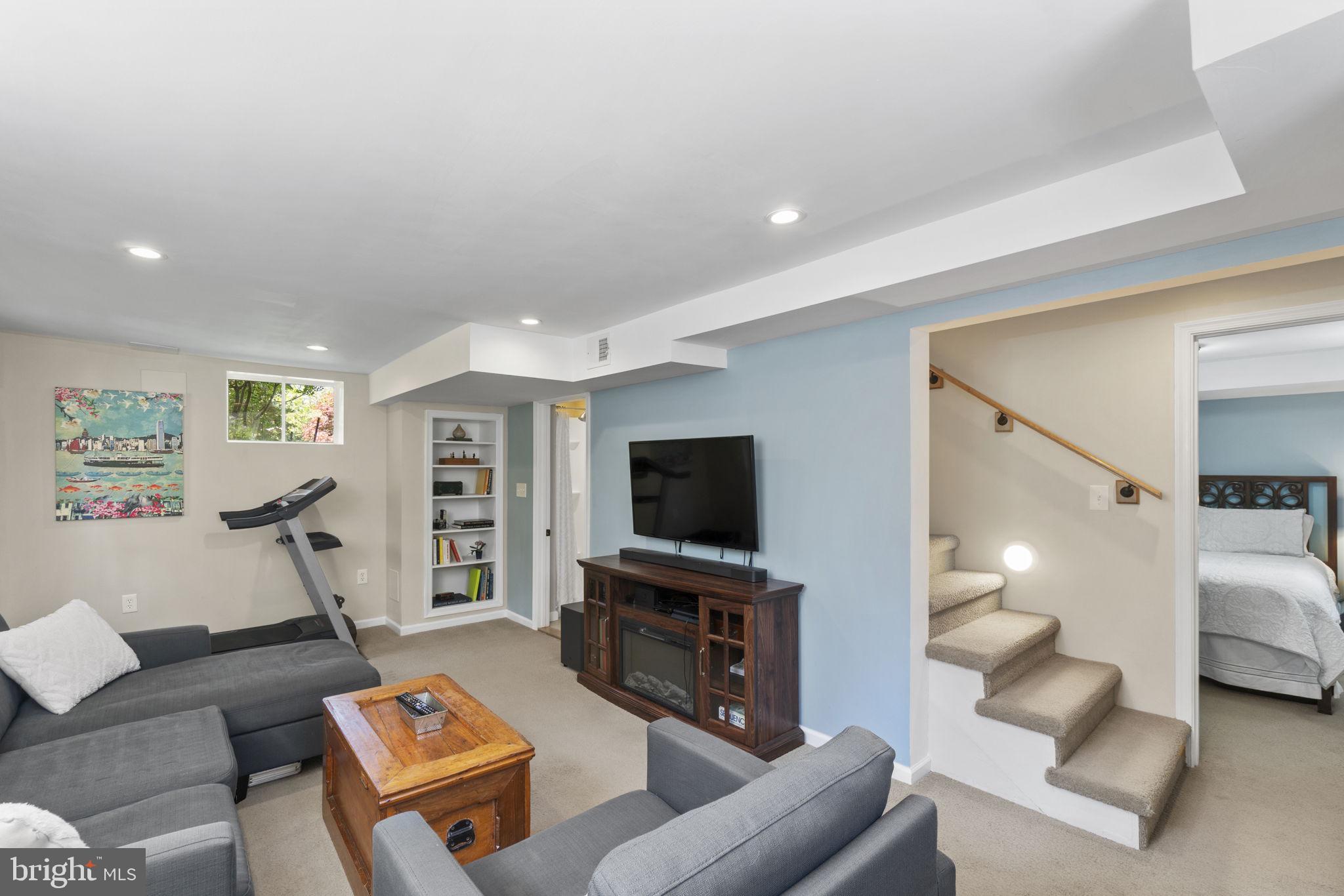 10118 GREELEY AVENUE