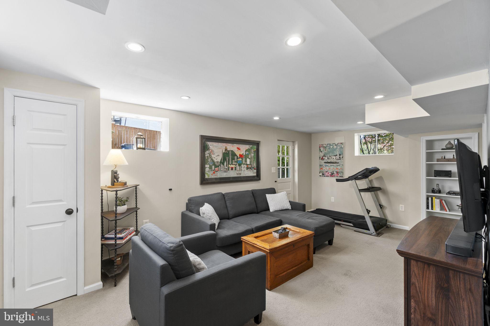 10118 GREELEY AVENUE