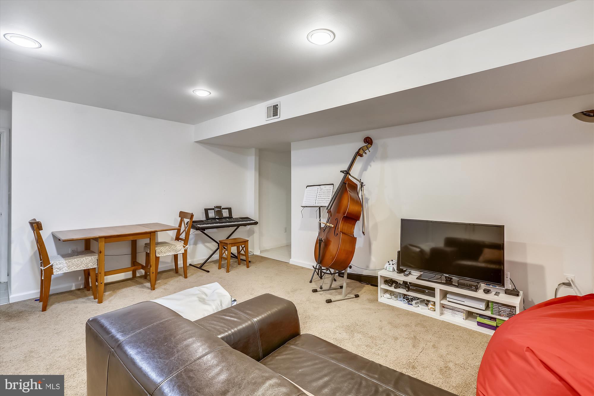 8117 THOREAU DRIVE