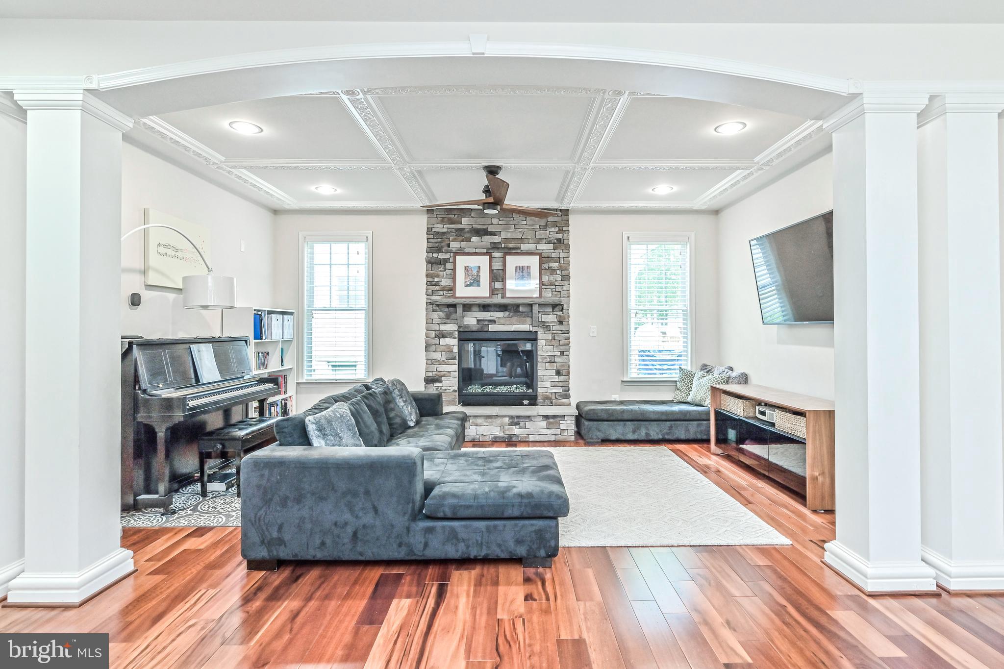 106 OAK STREET SW