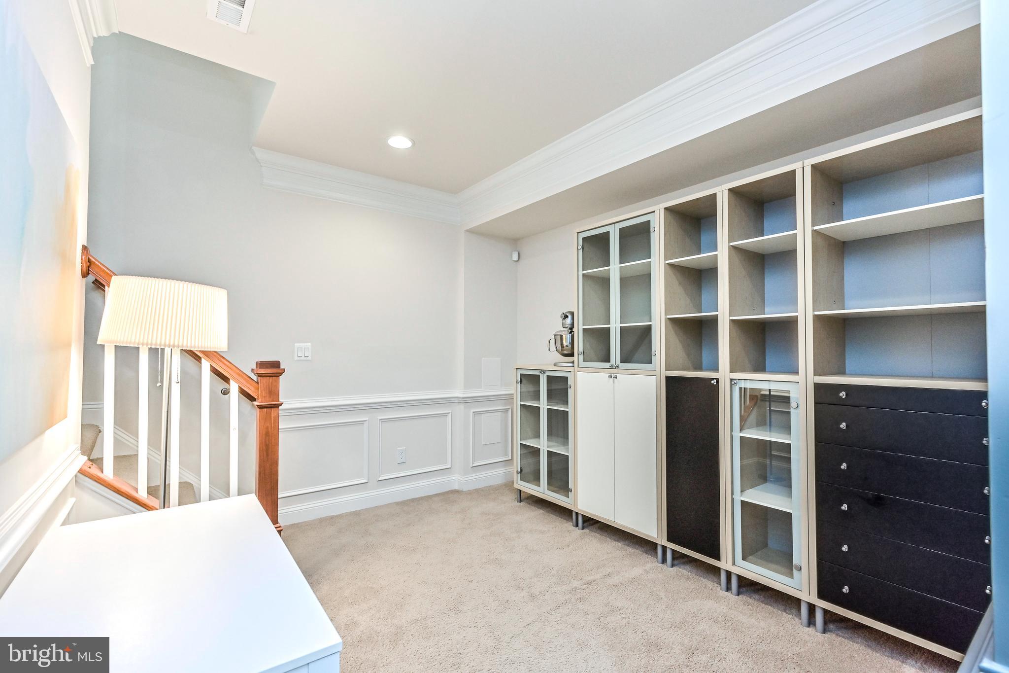 106 OAK STREET SW