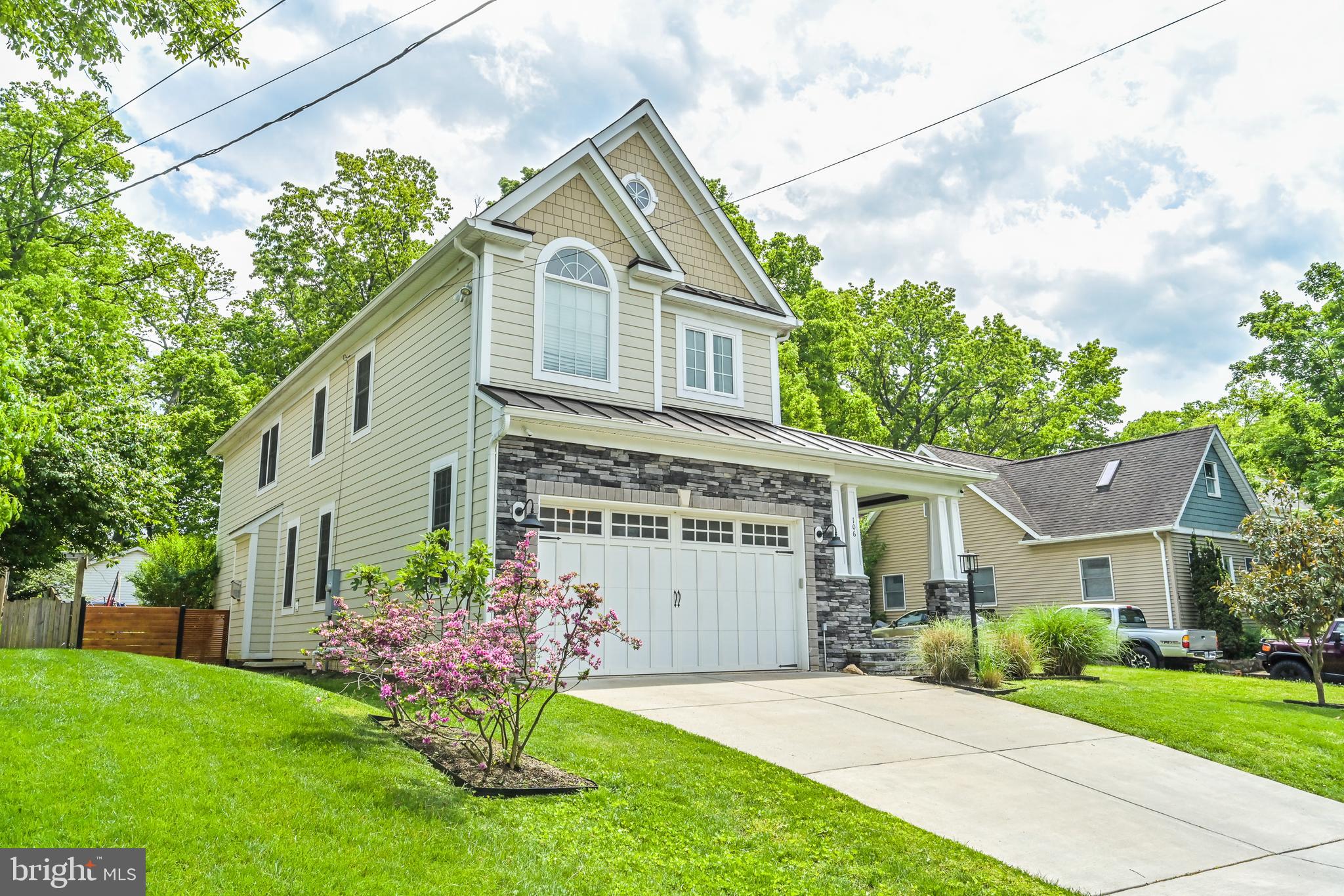 106 OAK STREET SW
