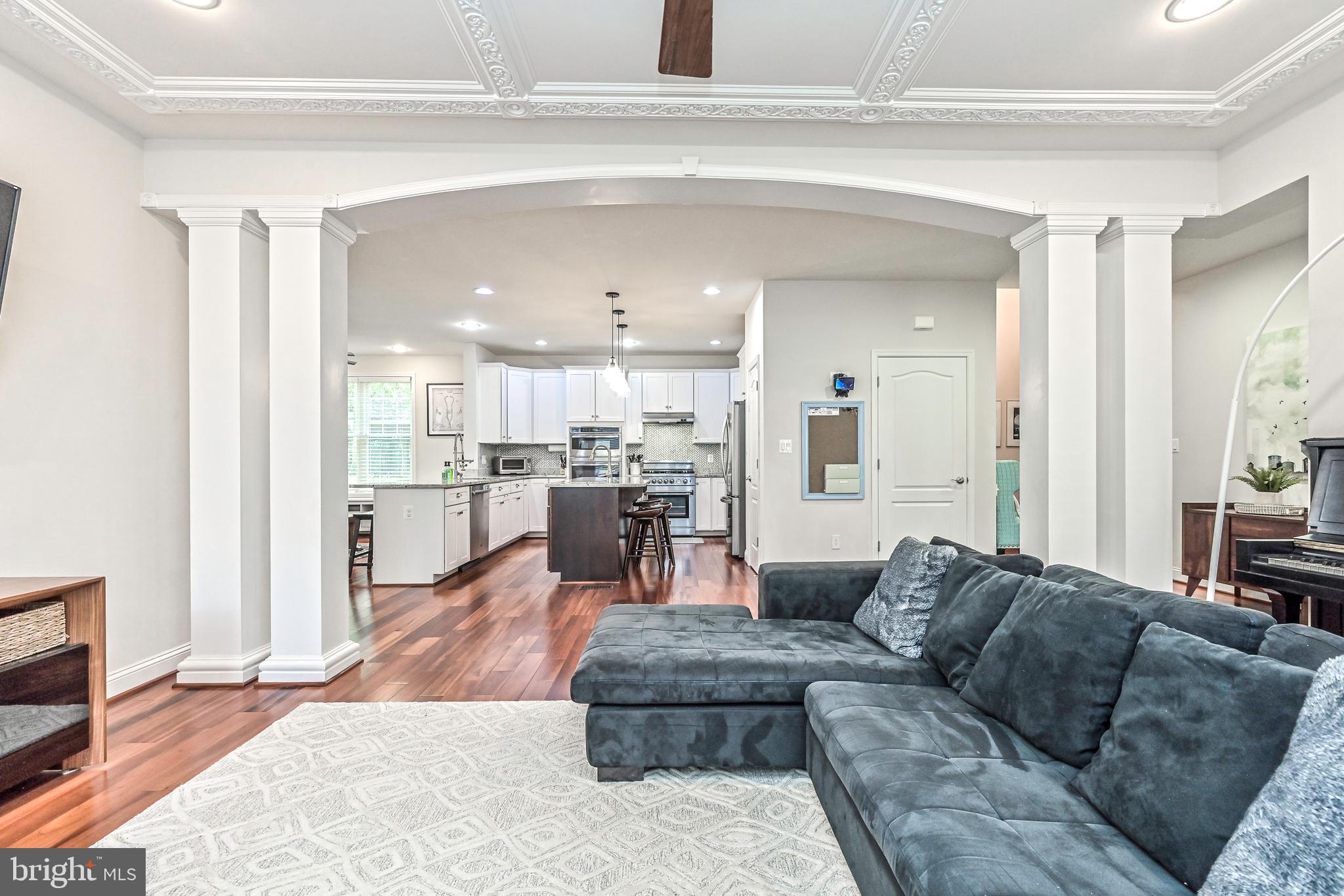 106 OAK STREET SW