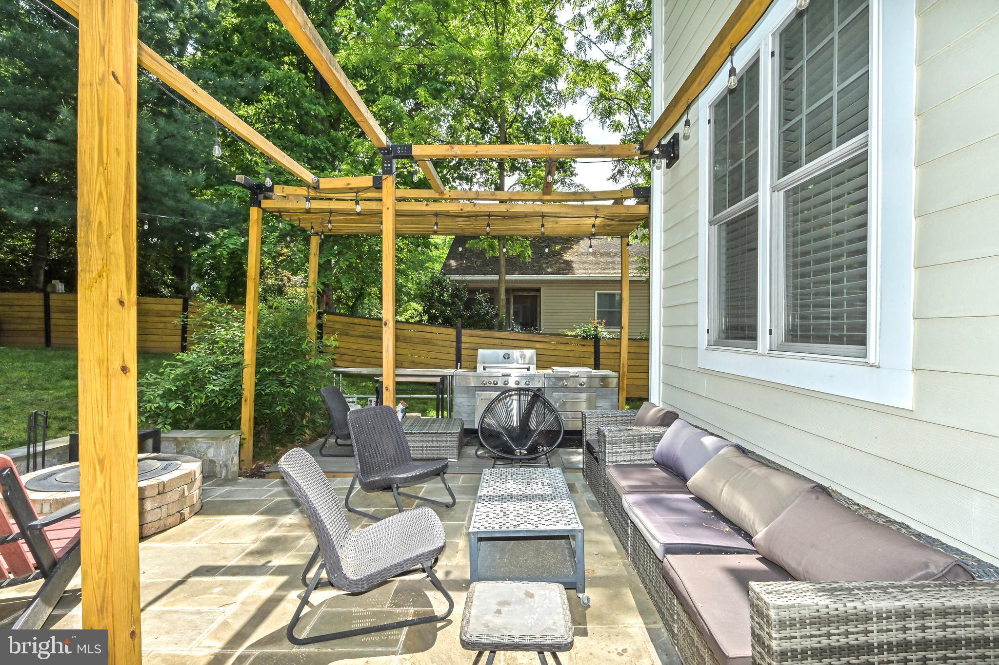 106 OAK STREET SW