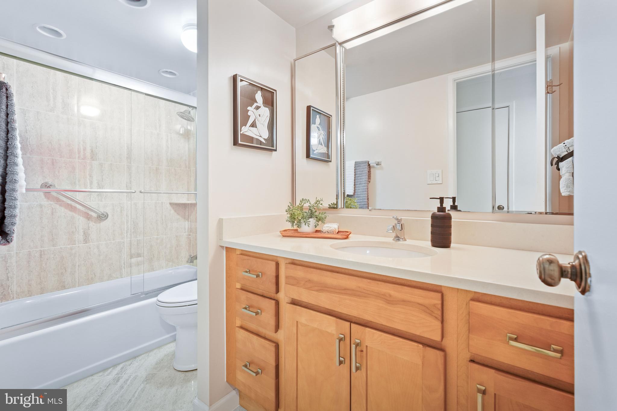 5904 MOUNT EAGLE DRIVE 104