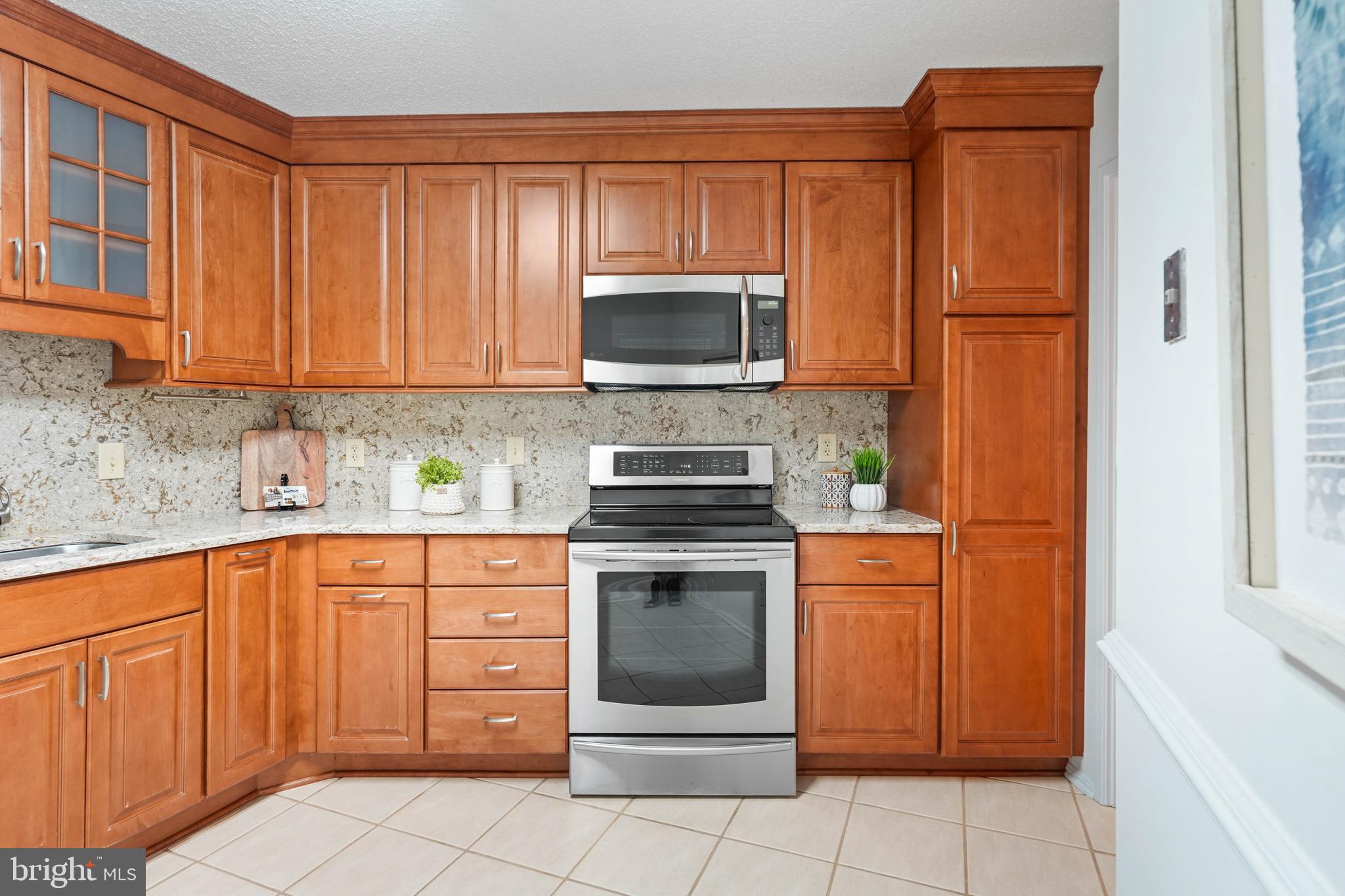 5904 MOUNT EAGLE DRIVE 104