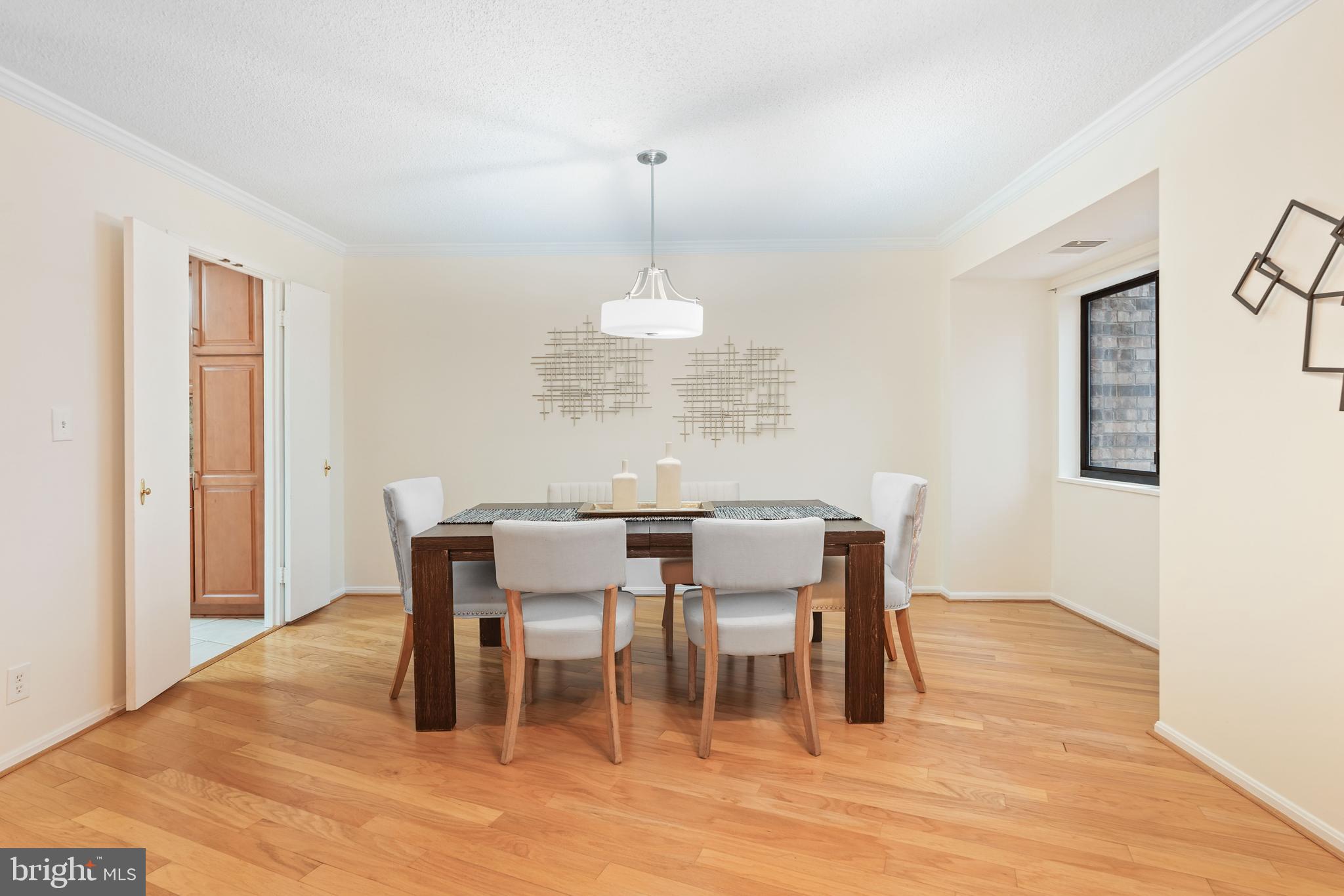 5904 MOUNT EAGLE DRIVE 104