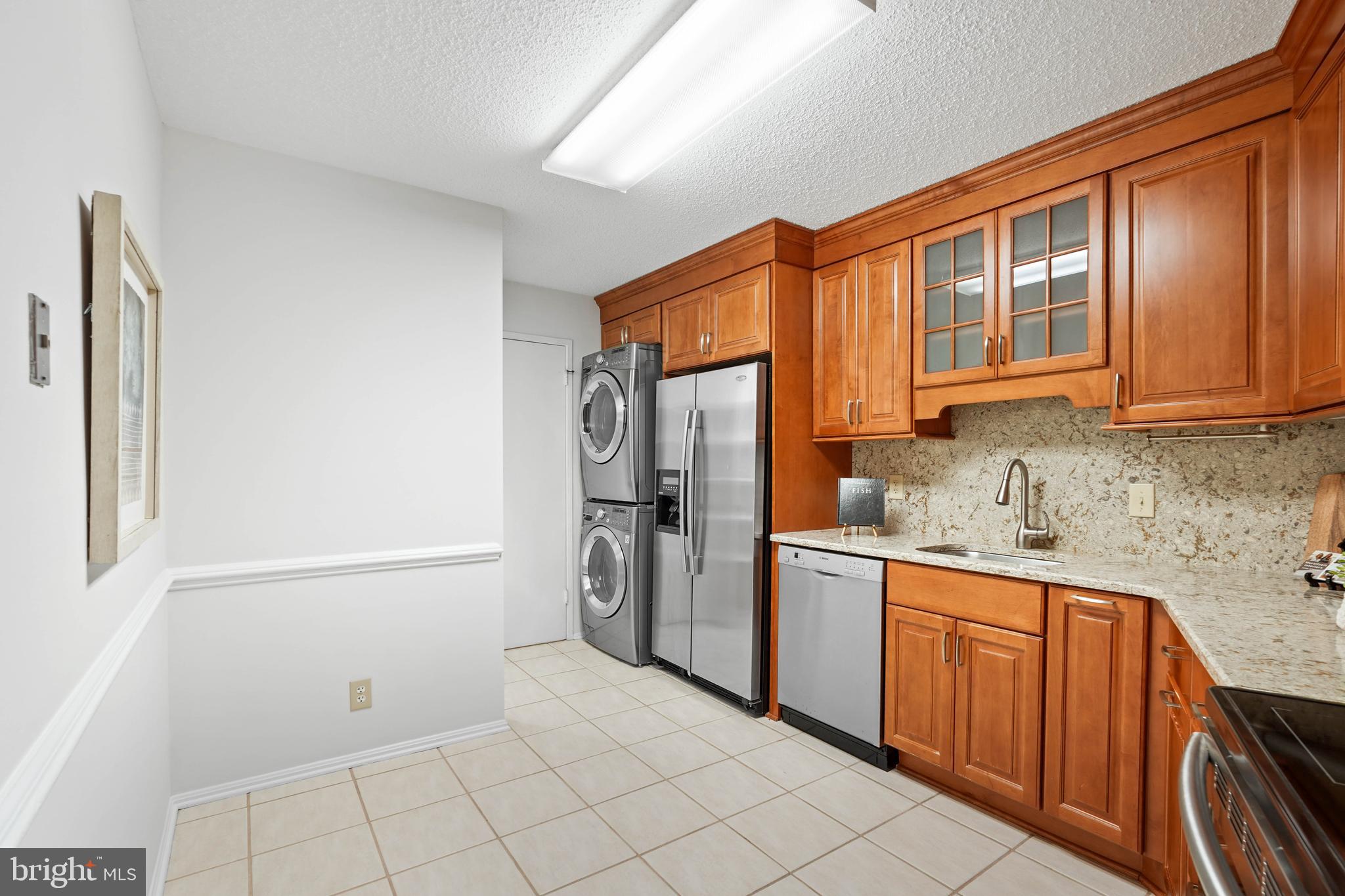 5904 MOUNT EAGLE DRIVE 104