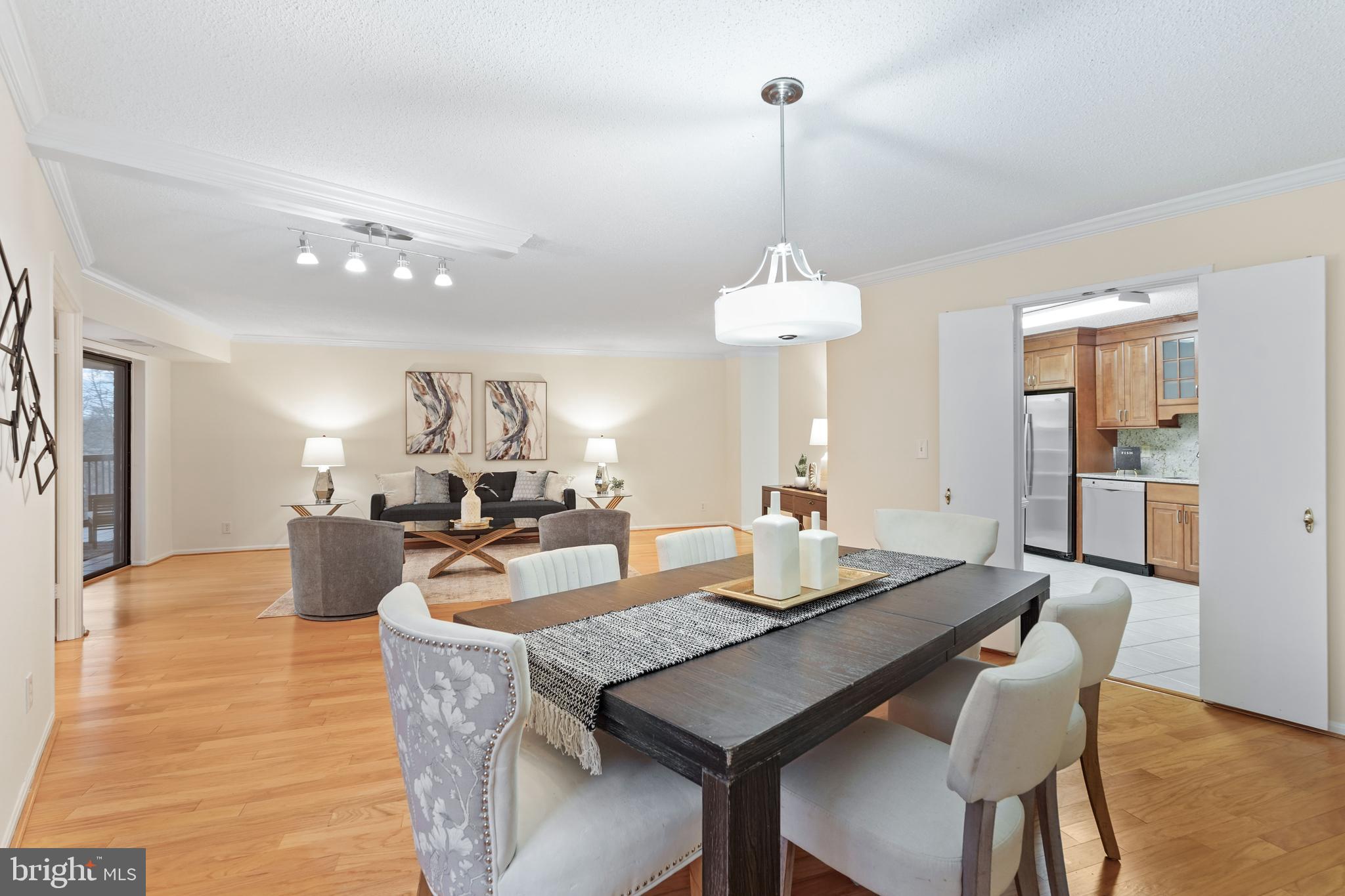 5904 MOUNT EAGLE DRIVE 104