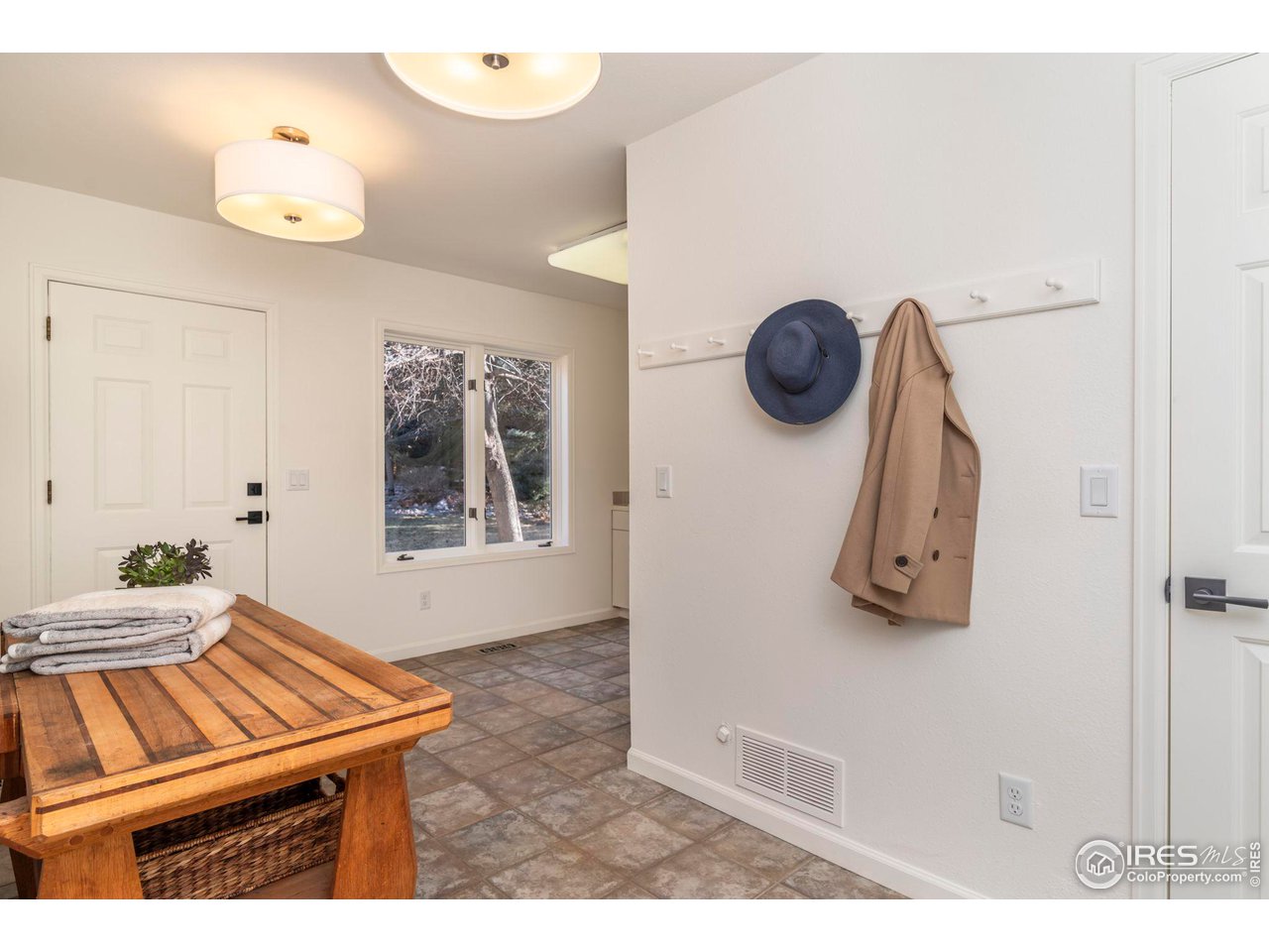 5332 Spotted Horse Trl