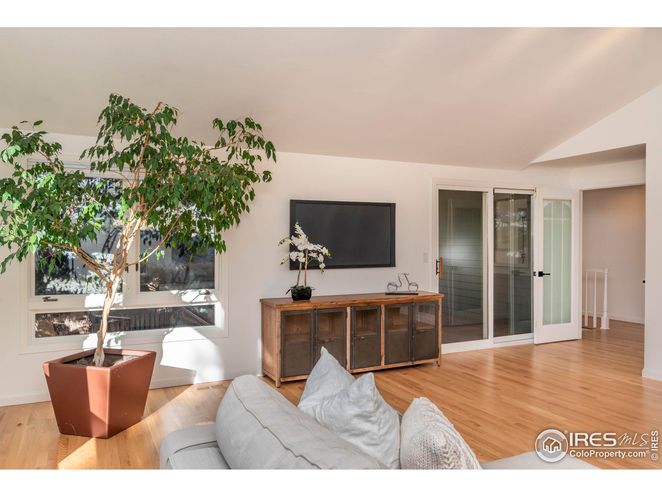 5332 Spotted Horse Trl