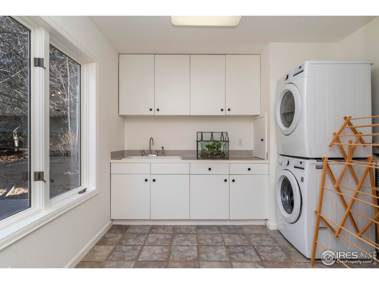 5332 Spotted Horse Trl