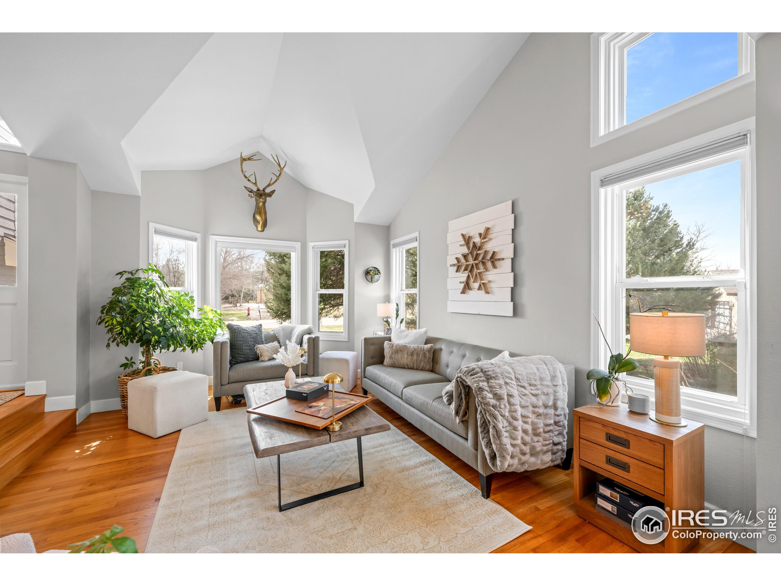 7995 Centrebridge Dr