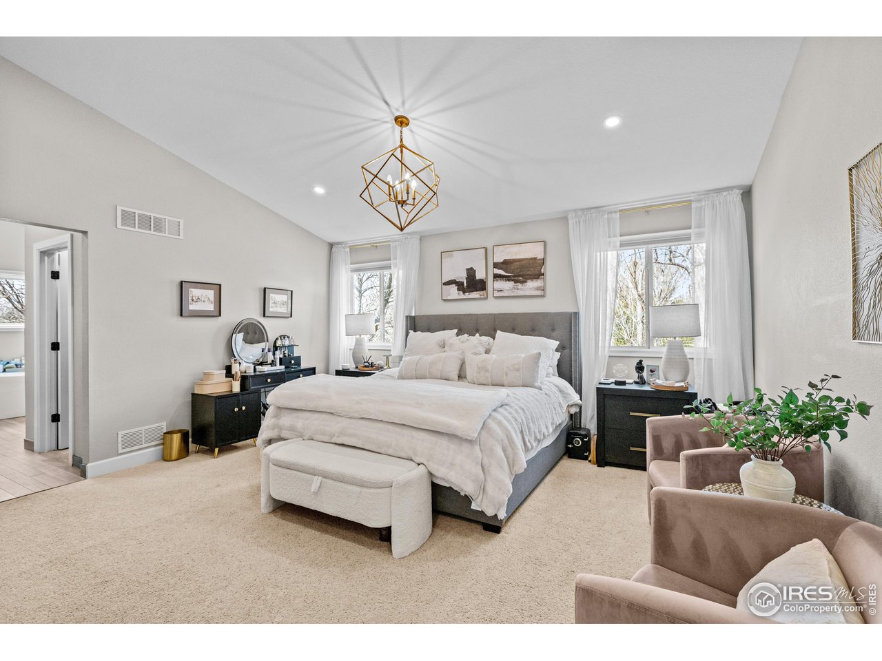 7995 Centrebridge Dr