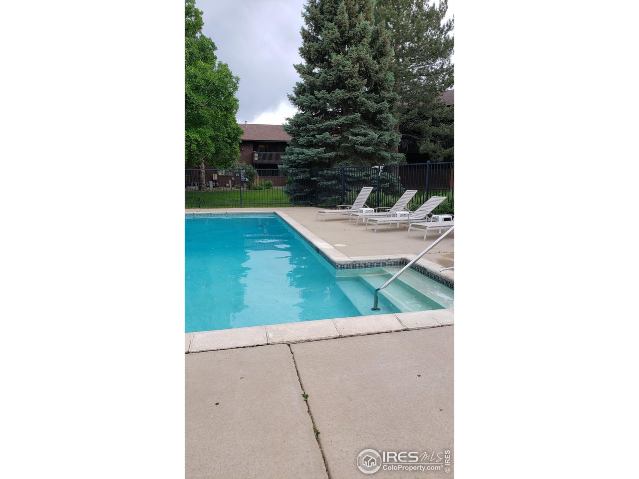 555 Manhattan Dr 102