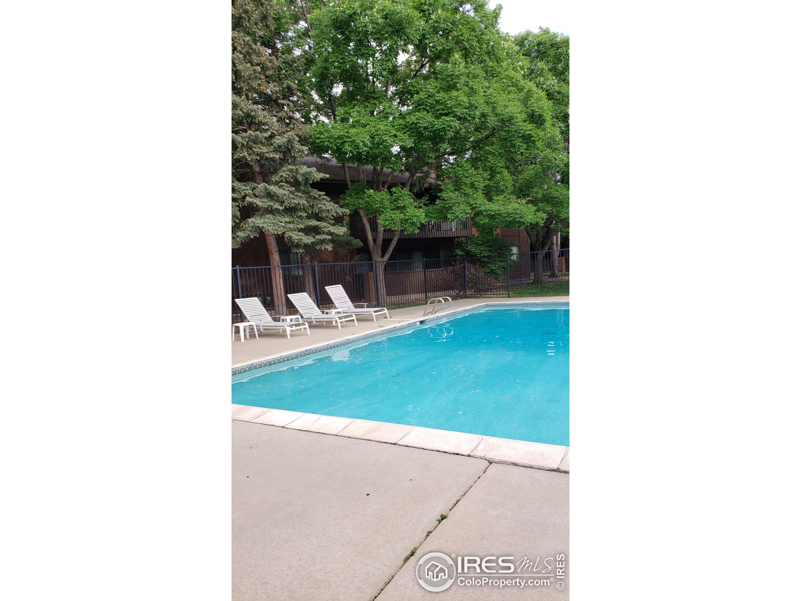 555 Manhattan Dr 102