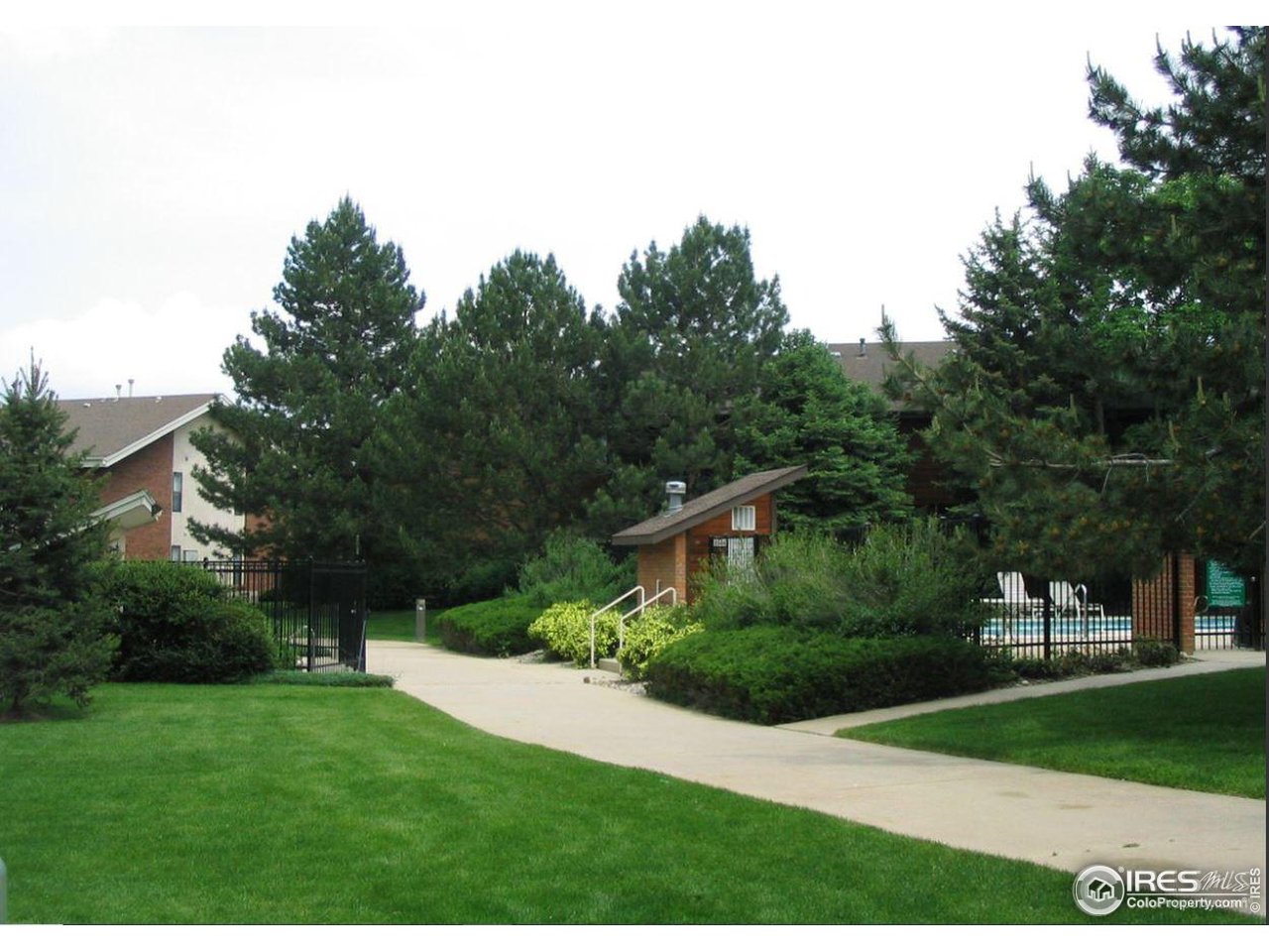 555 Manhattan Dr 102