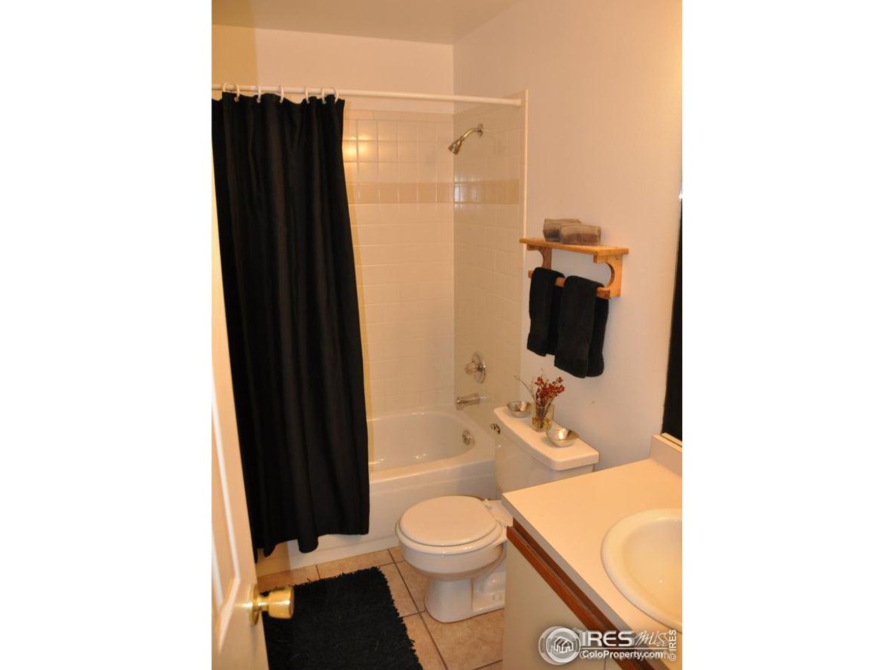 555 Manhattan Dr 102