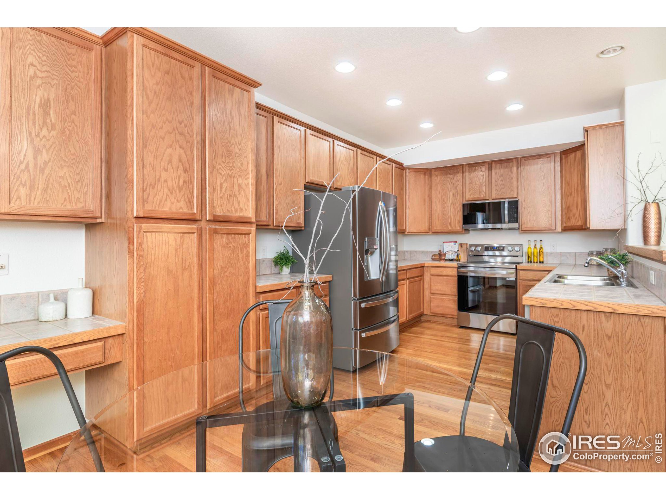 1430 Red Mountain Dr