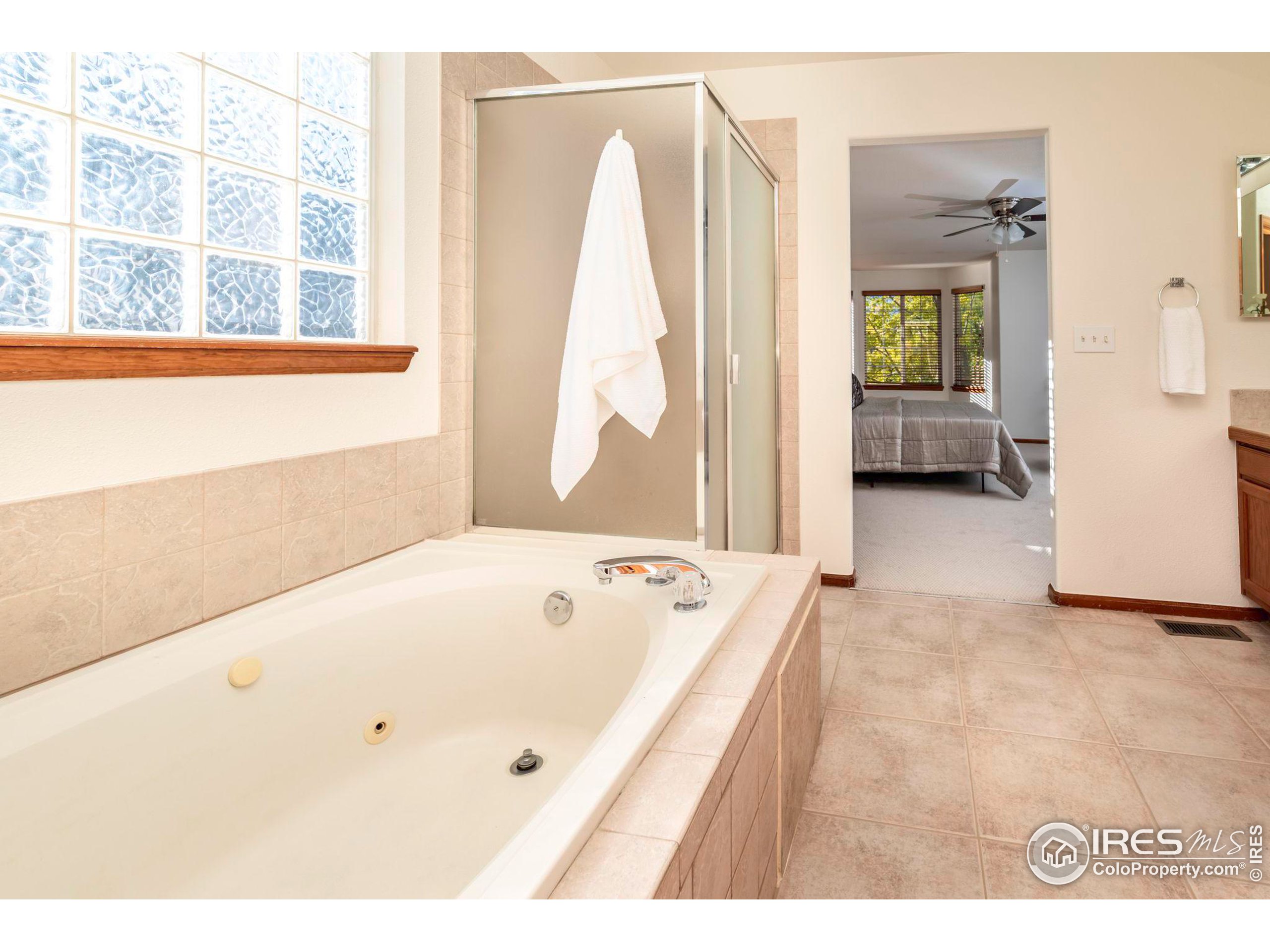 1430 Red Mountain Dr