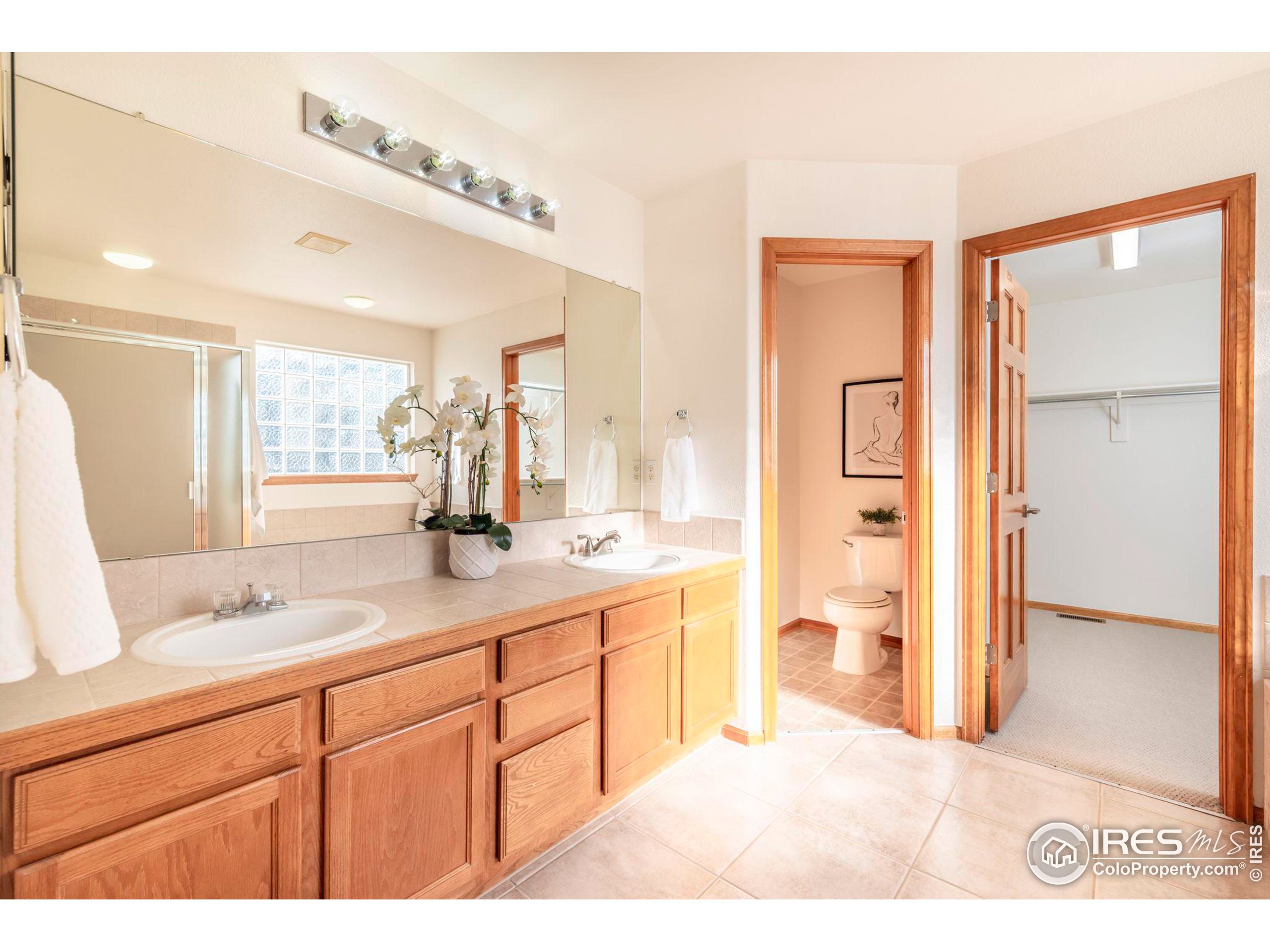 1430 Red Mountain Dr