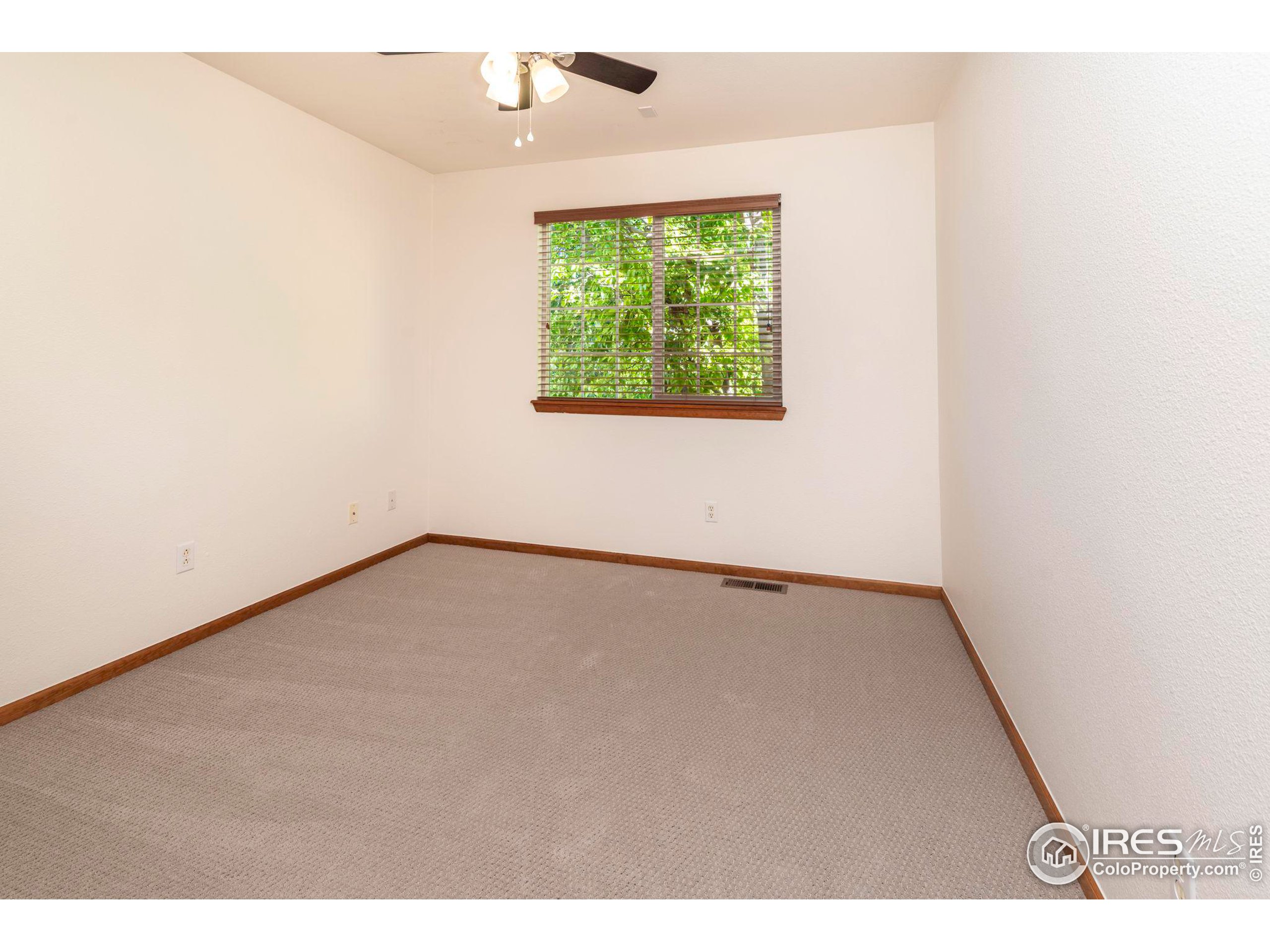 1430 Red Mountain Dr