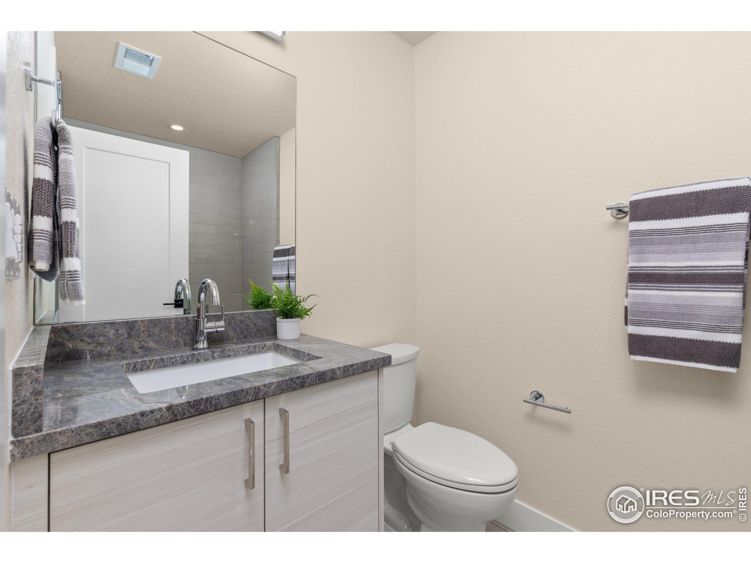 944 Saint Andrews Ln