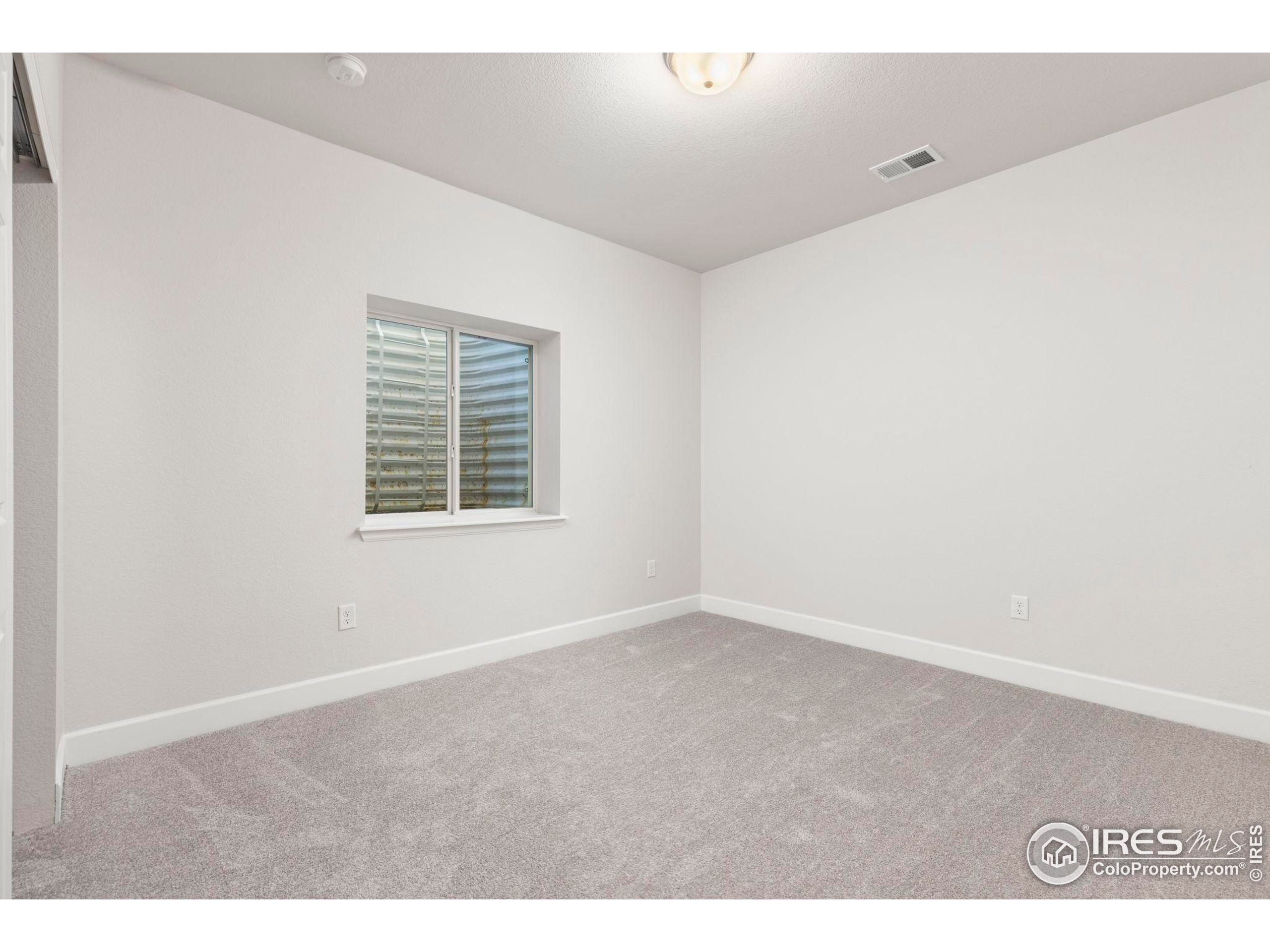 800 Boulder Peak Ave